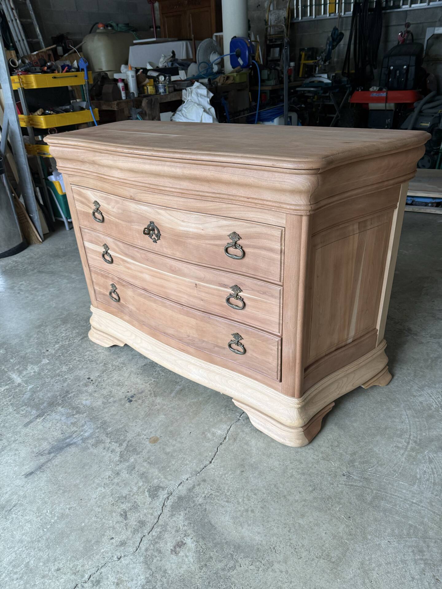Chest of drawers