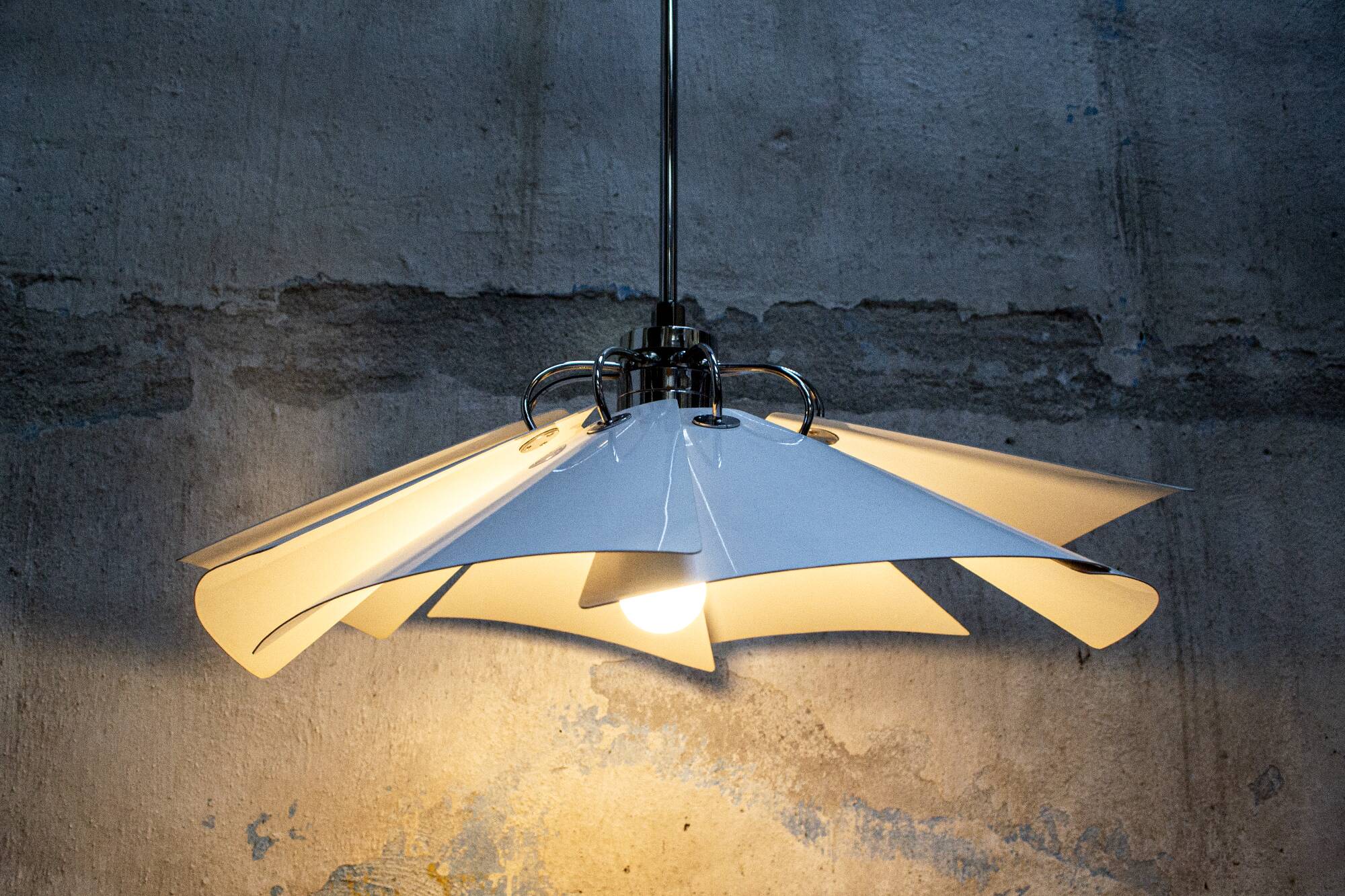 Lampadario con raggi orientabili Space Age Italia Anni '70