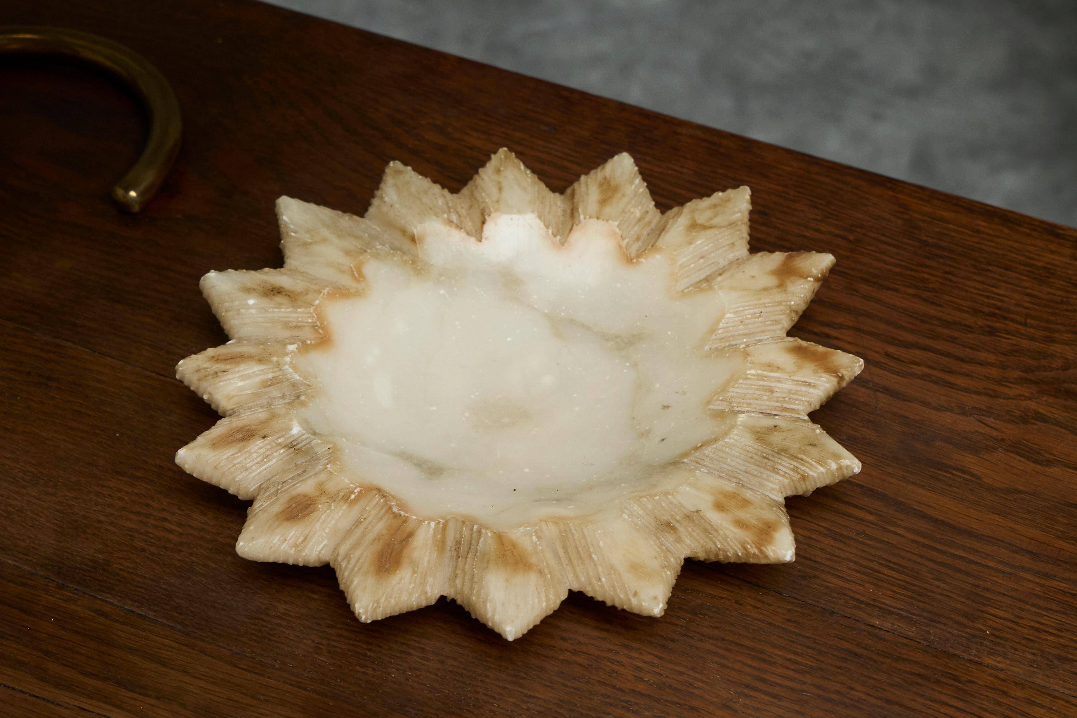 Sunburst vide poche in hand-carved alabaster, 1960s