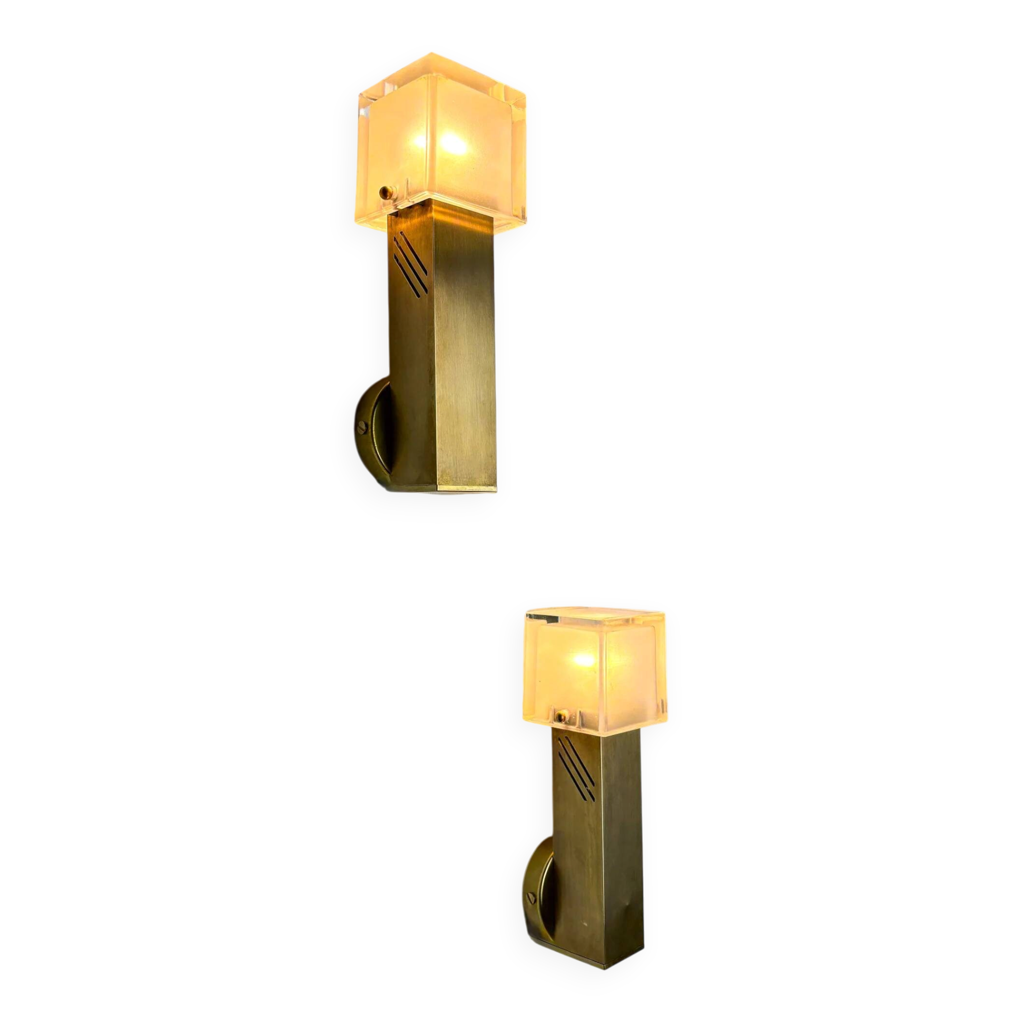 Pair of Gaetano Sciolari cubic Murano glass wall lights, Italy, circa 1970s