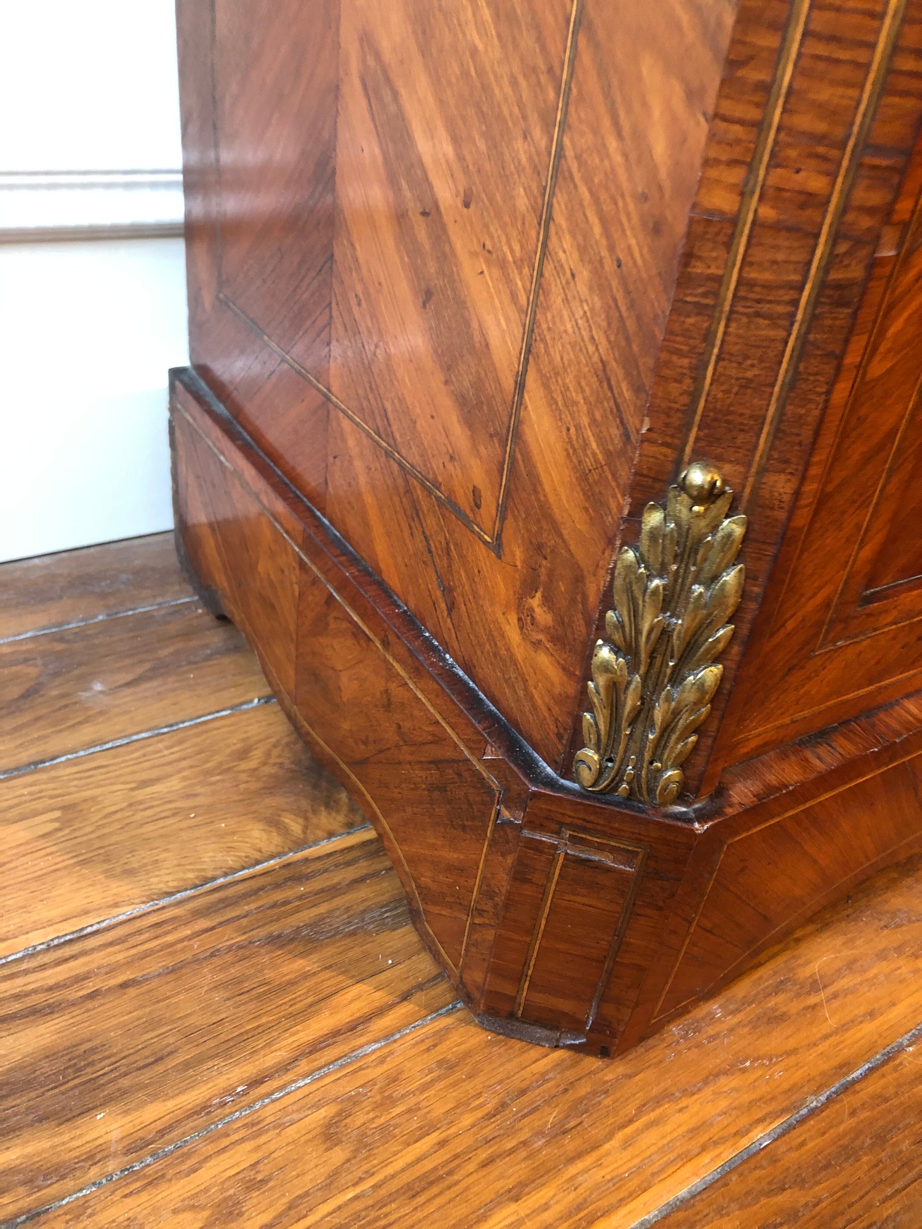 Louis XVI style library period XIXth century