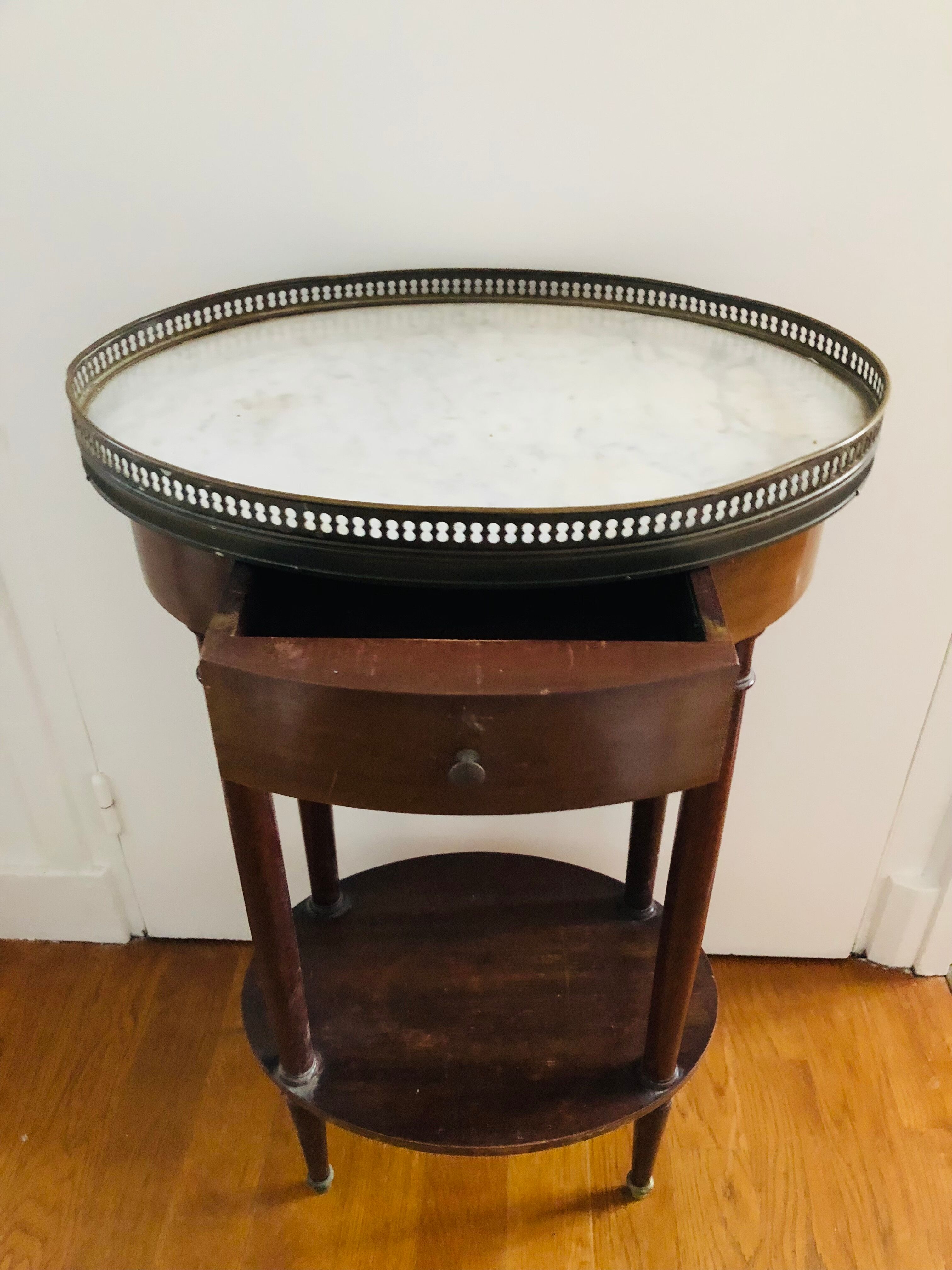Pedestal table on marble