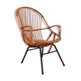 Rattan chair with metal feet