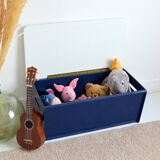 Beautiful wooden toy chest from the 1960s. Nature/gardening decor.
