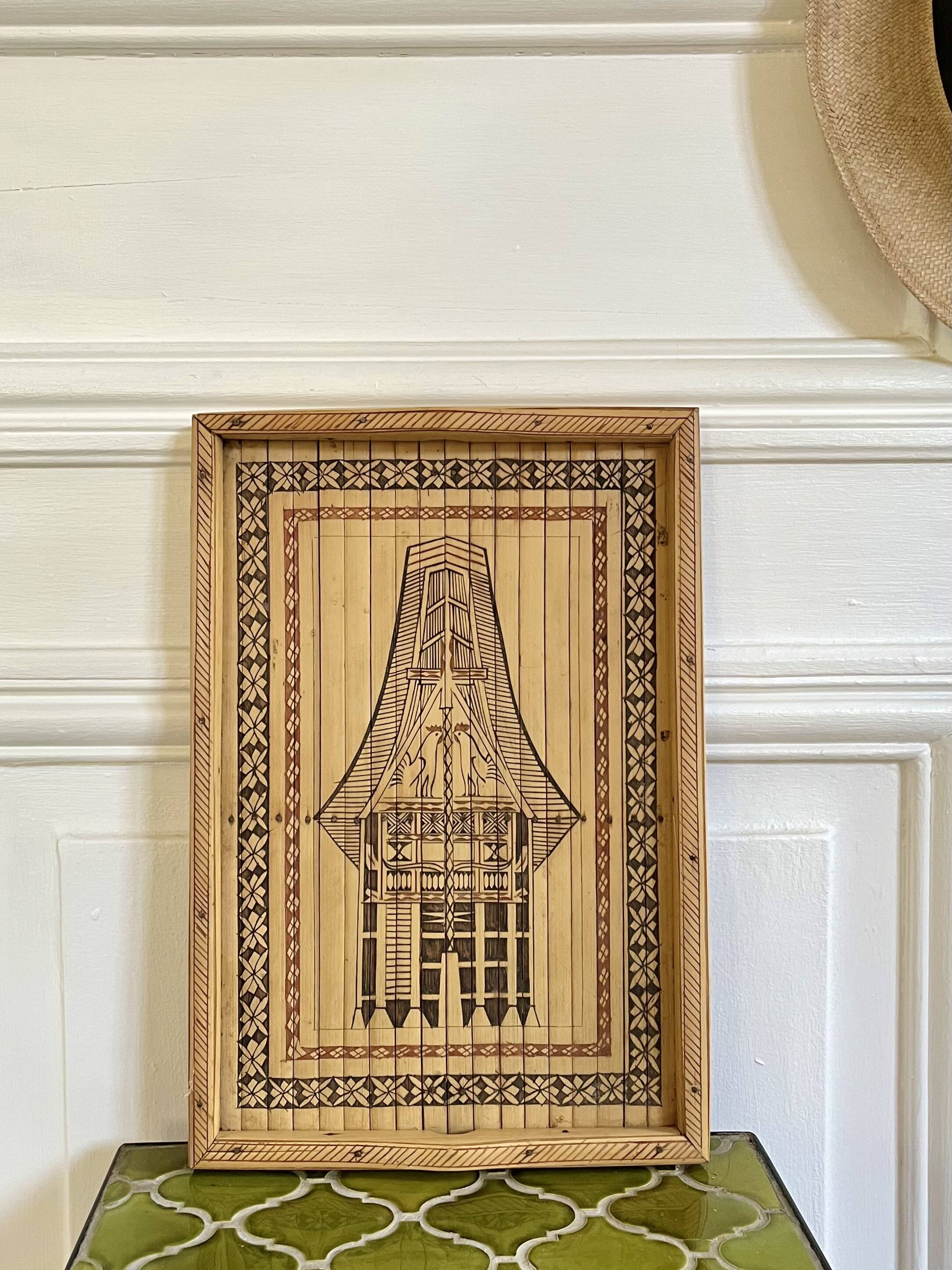 Vintage bamboo plateau