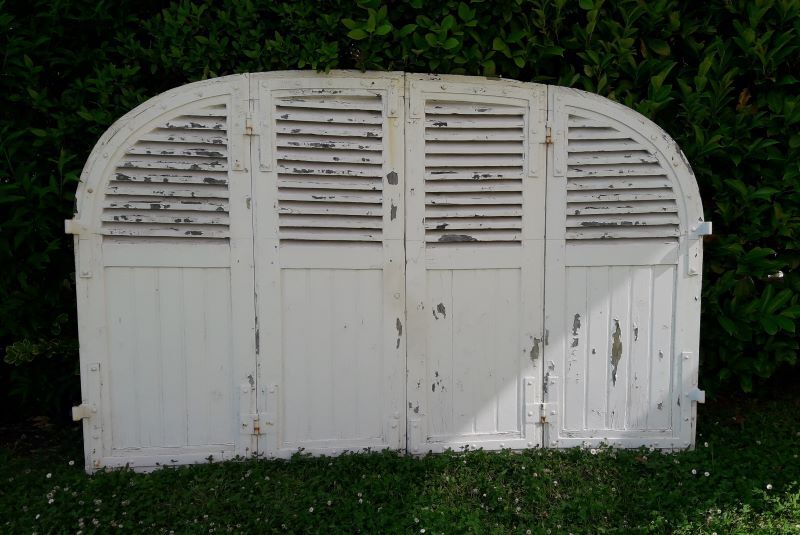 Curved shutters oak and fir H156xL245
