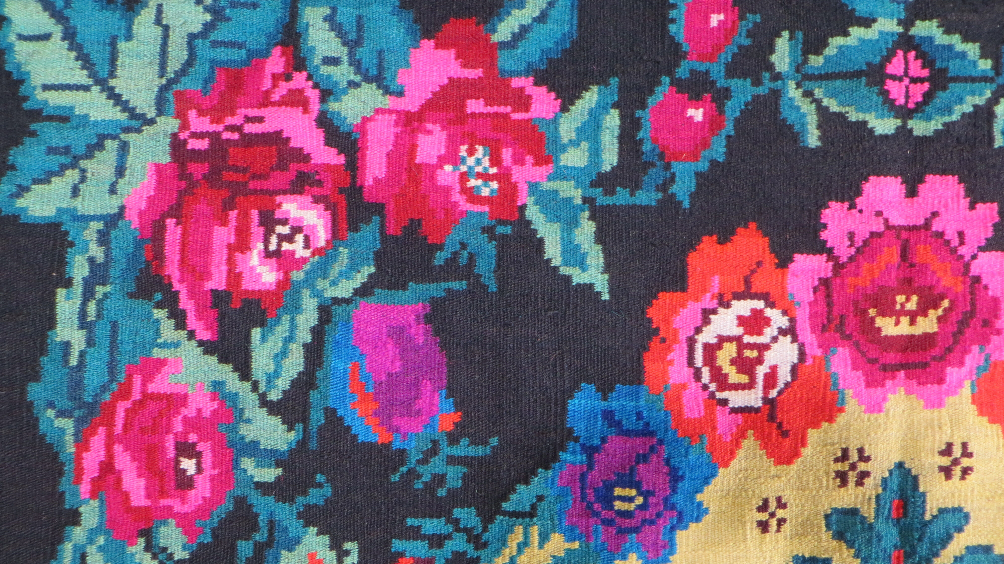 Moldavian rug 182cm x 288cm