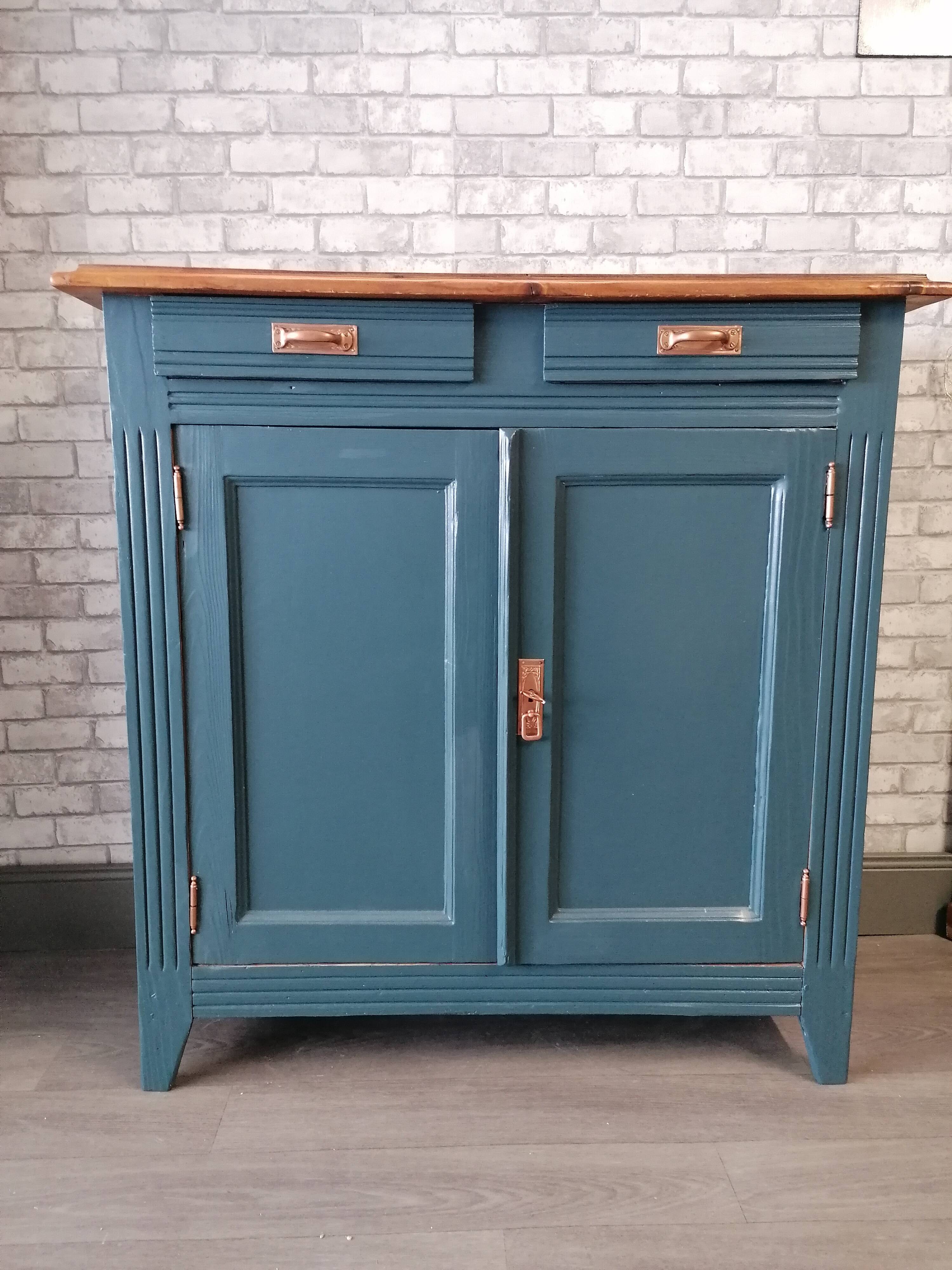 “Estelle” sideboard