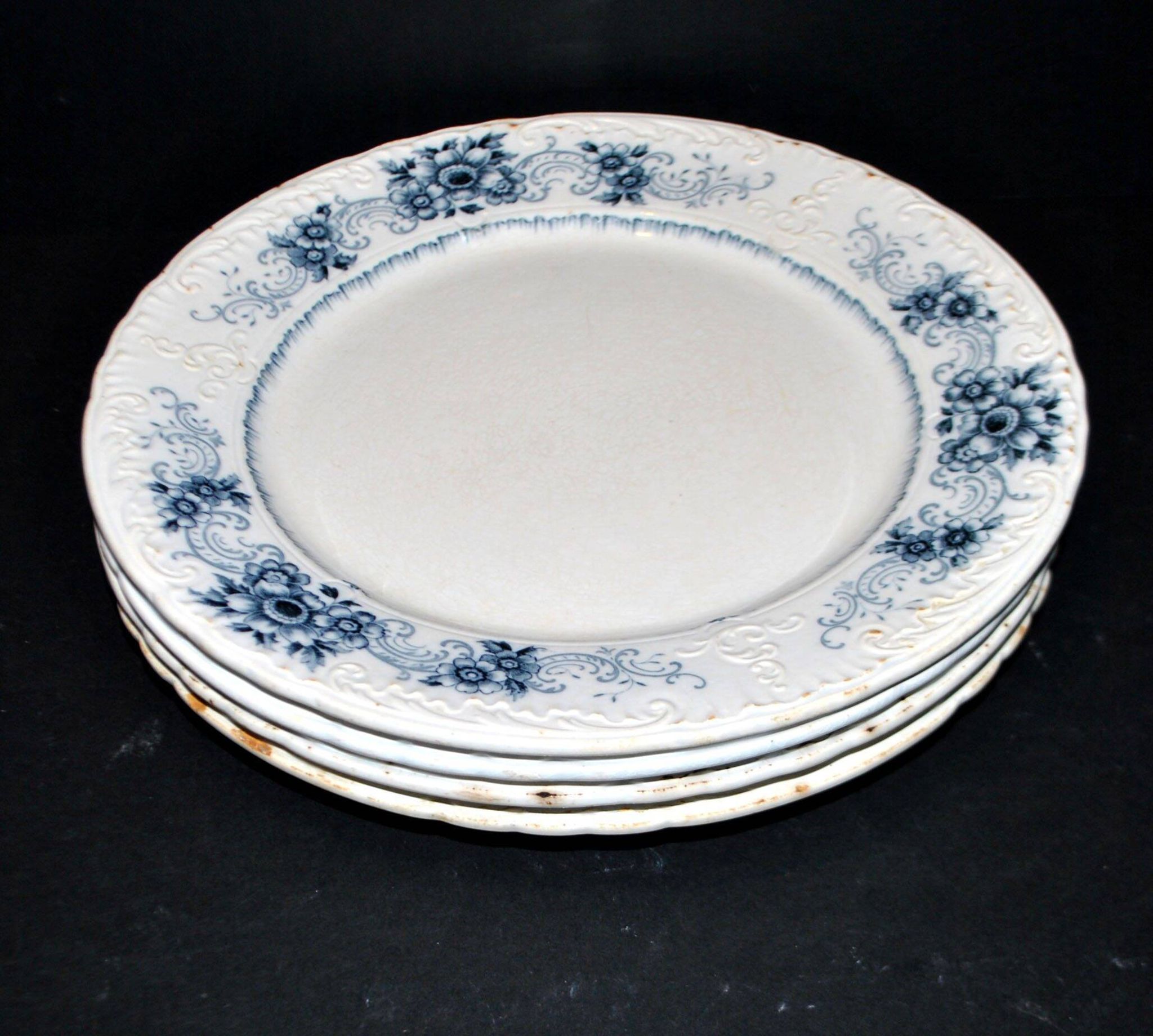 Sarreguemines set of 4 antique Aïda flat plates in earthenware from Sarreguemines U&C 19th century.