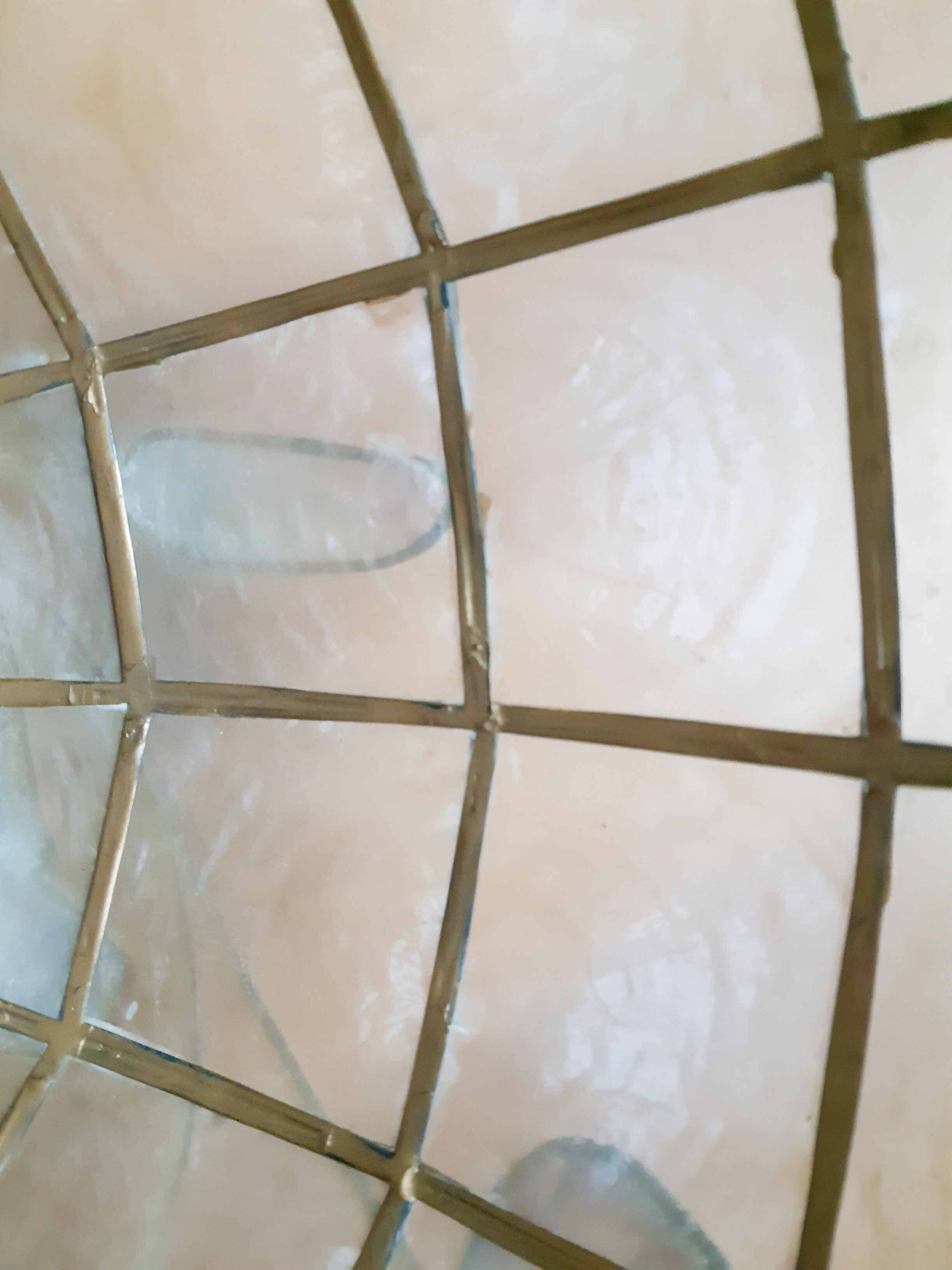 Mother-of-pearl and brass pendant lamp