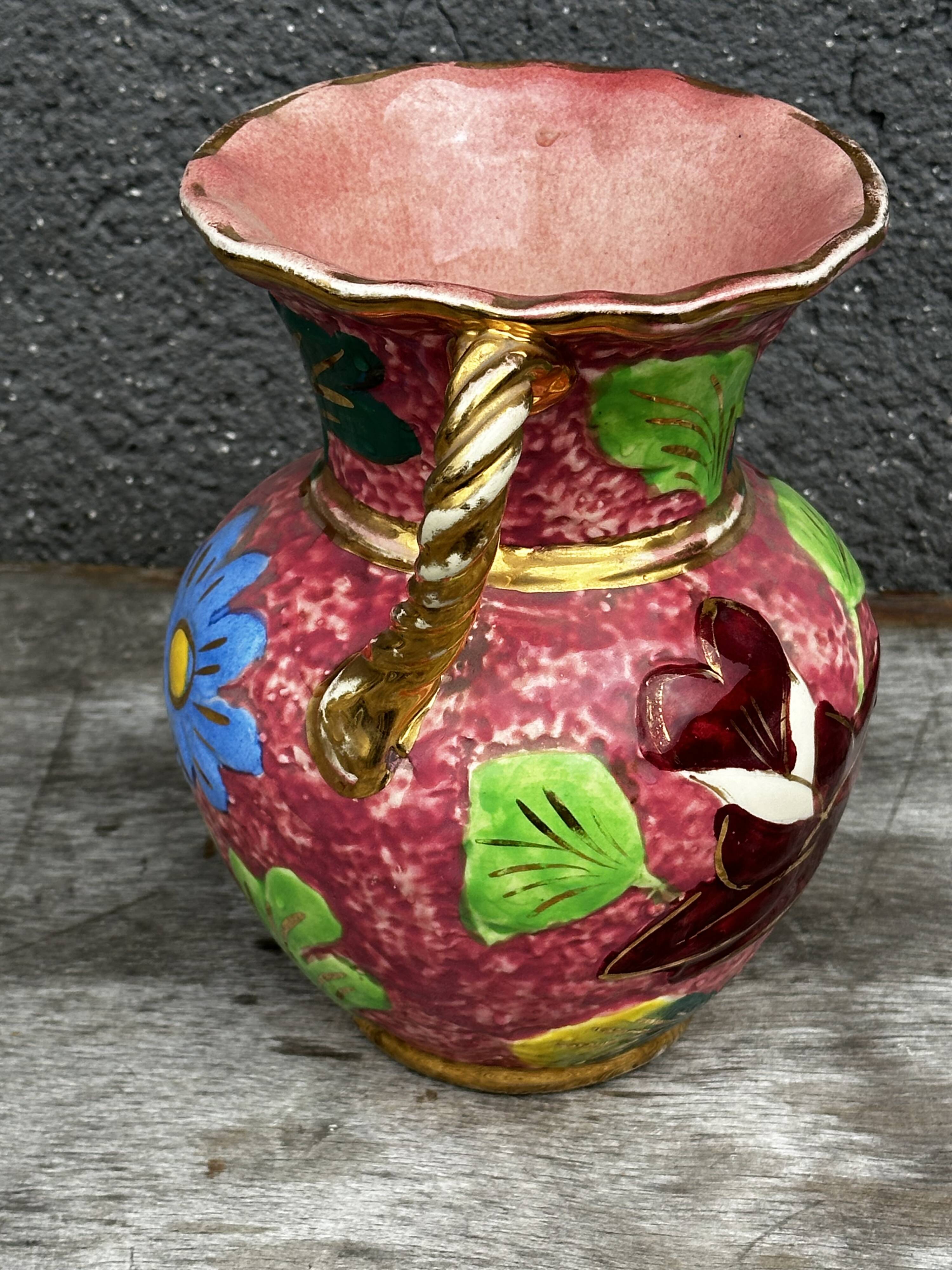 Vase Vallauris rose bonbons décor Floral H 20 cm