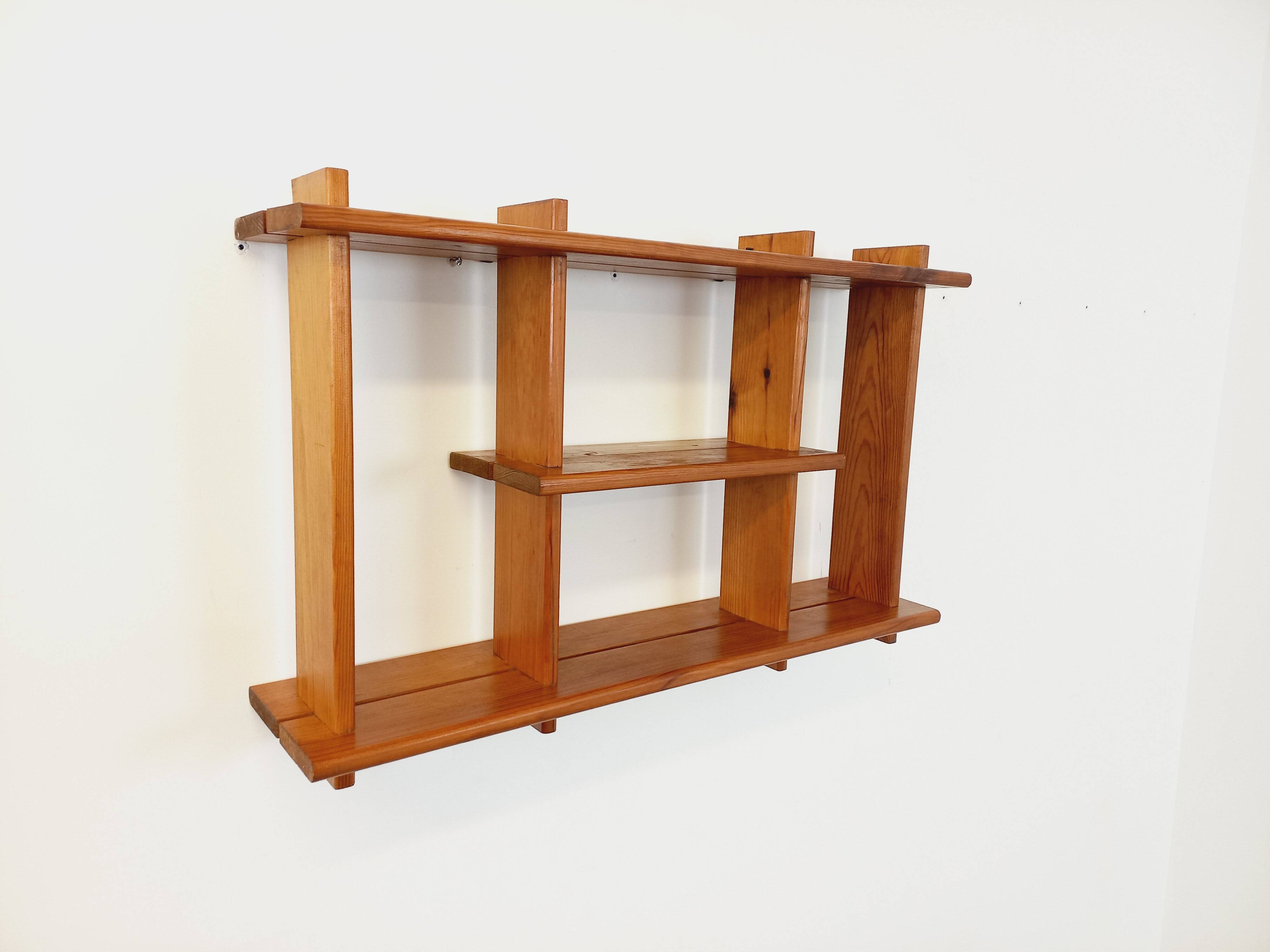 Etagère murale en pin vintage style Maison Regain des années 80