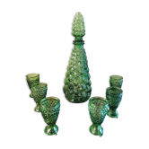 Vintage green bubble carafe and its 6 glasses.