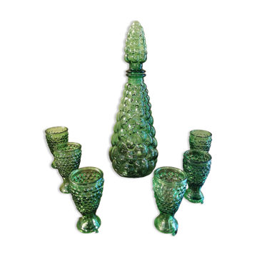 Vintage green bubble carafe and its 6 glasses.