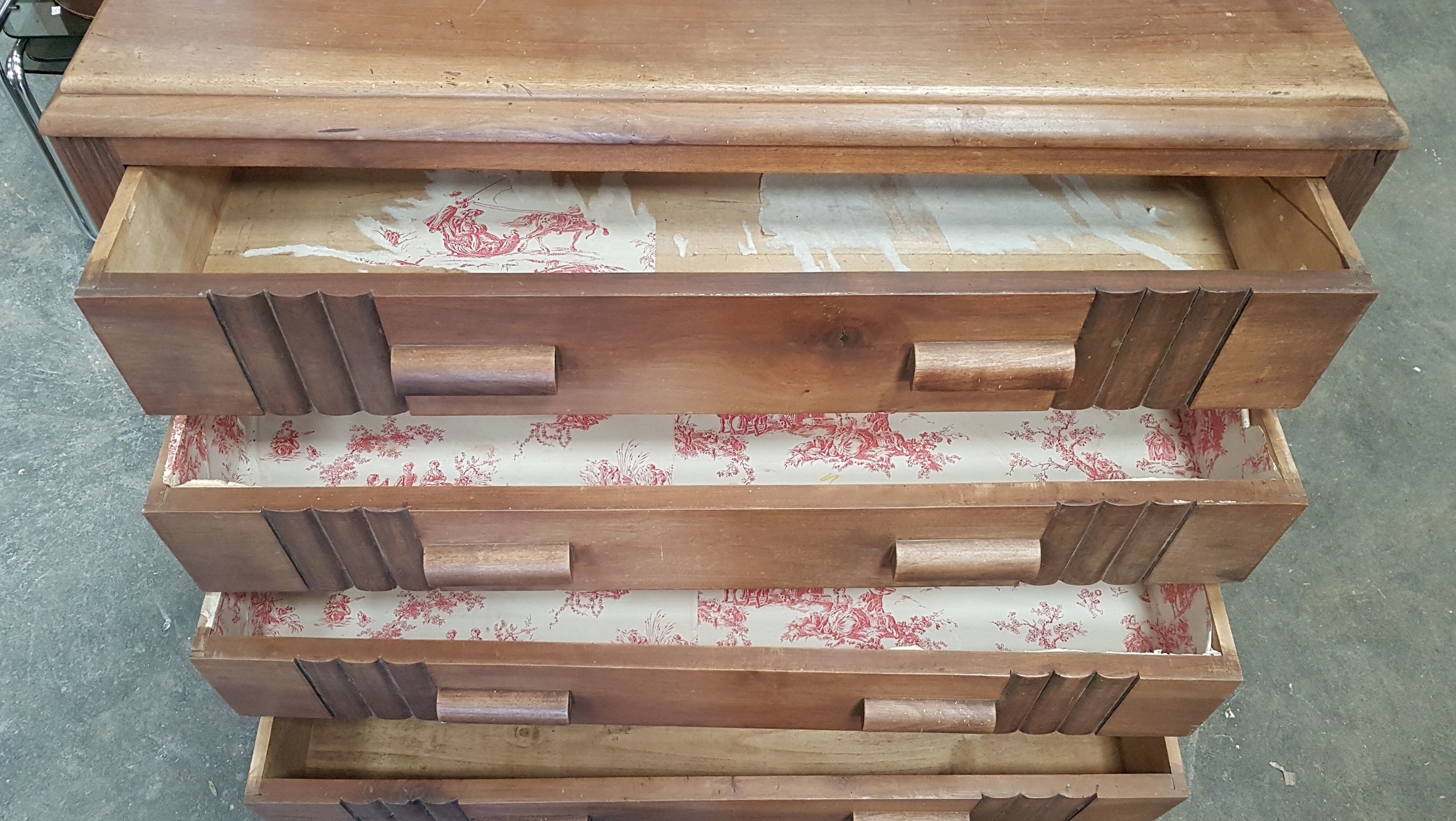 Vintage 1950s dresser