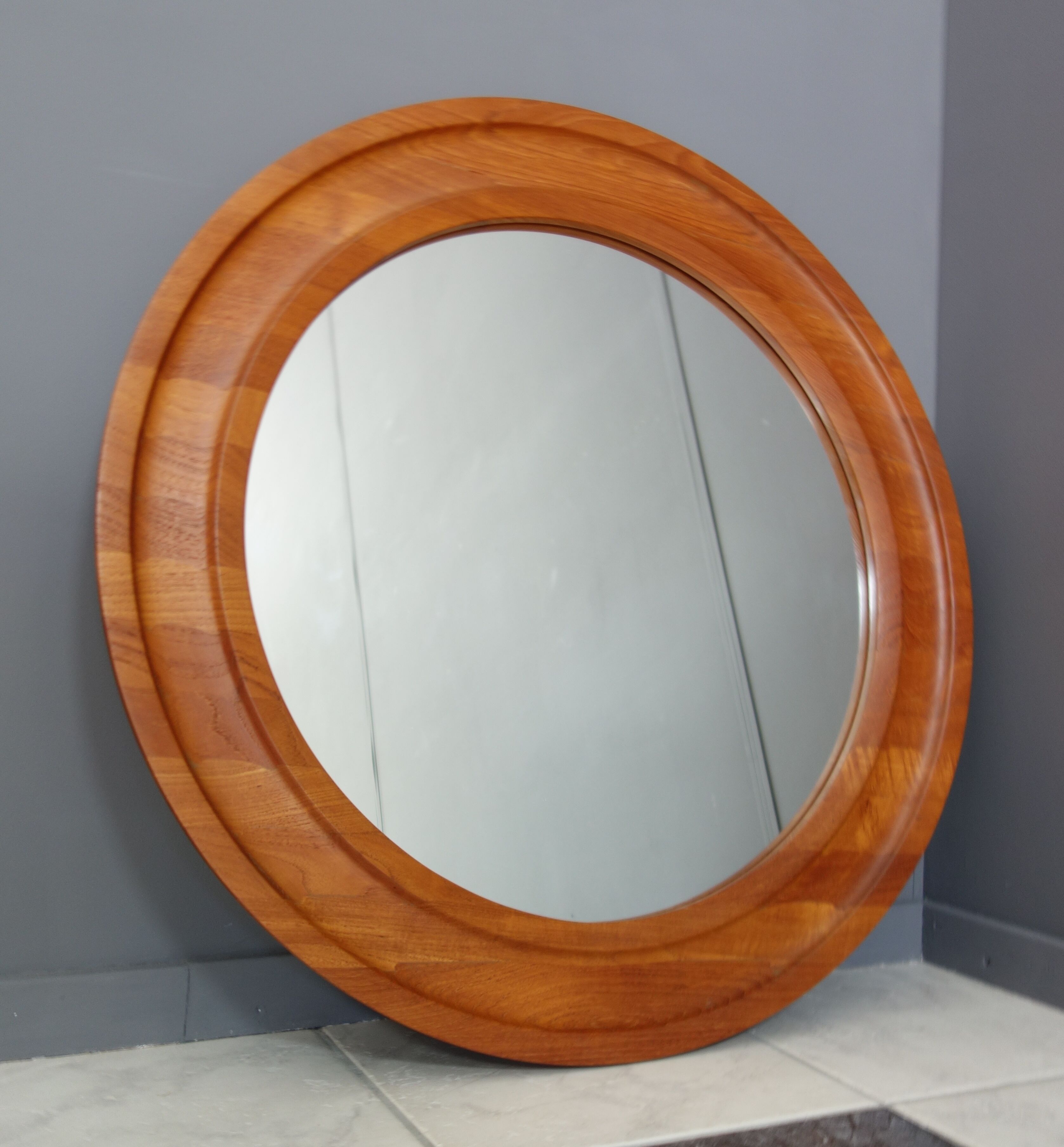 Miroir rond en teck par Hadsten Danemark 74cm