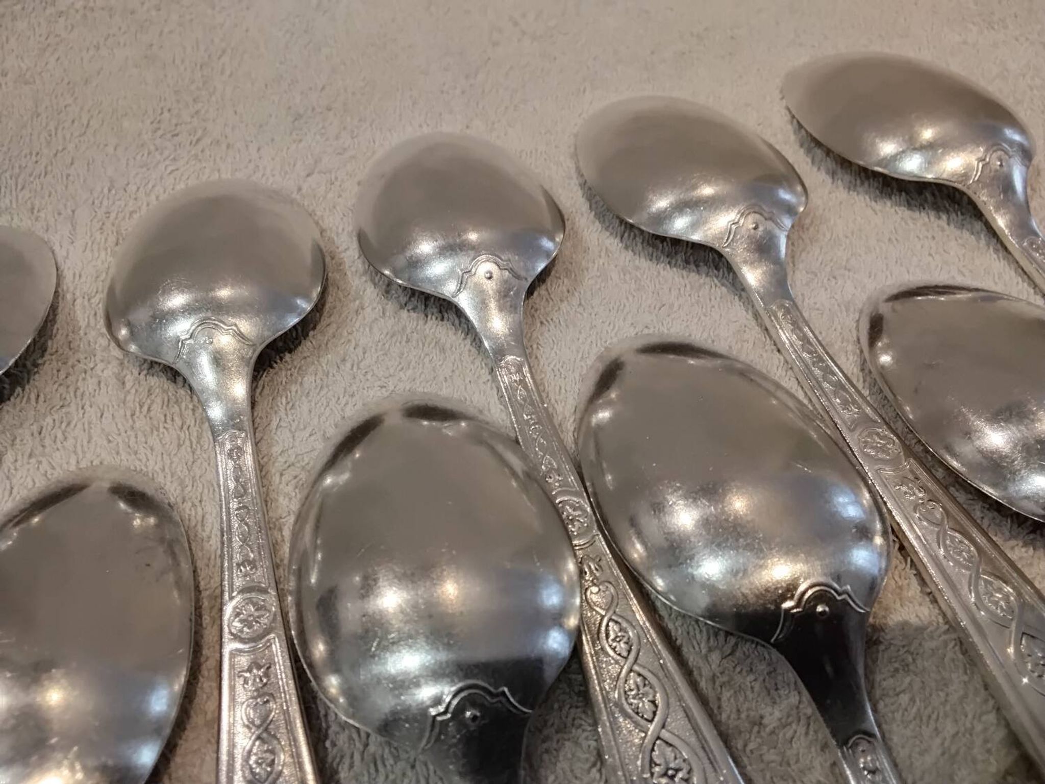 11 silver-plated soup spoons by Christofle Villeroy & Boch, striped