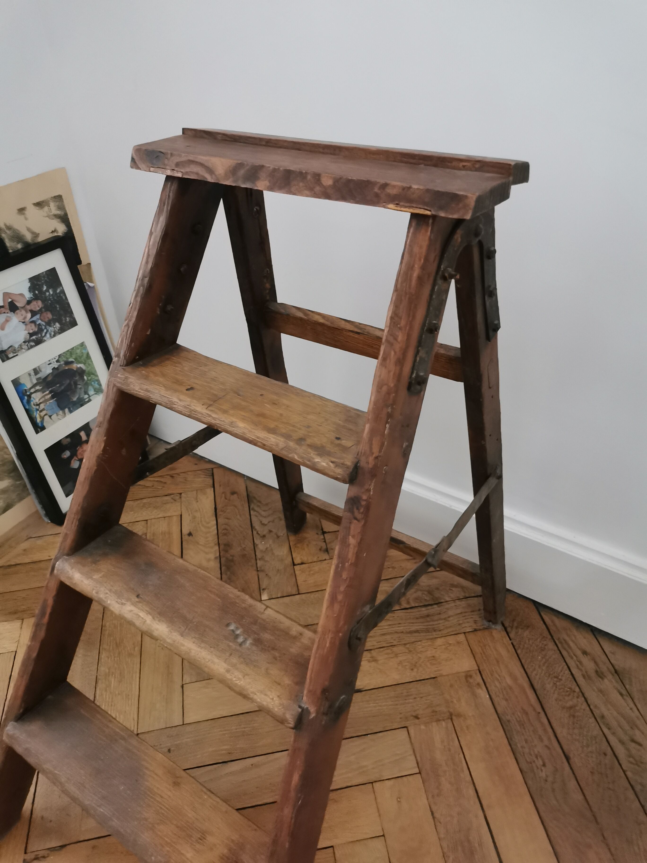 Escabeau blanc - La petite Brocanteuse