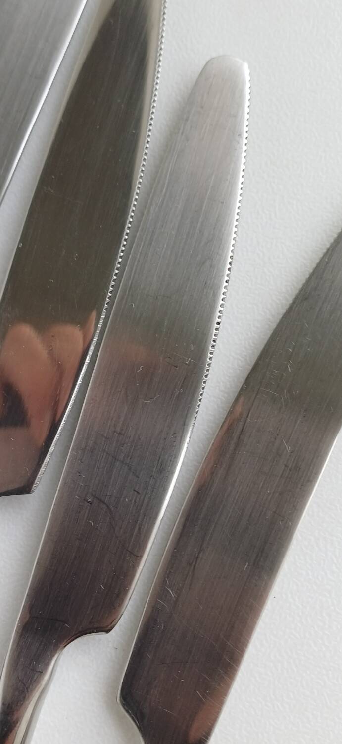 Spiral handle table knives