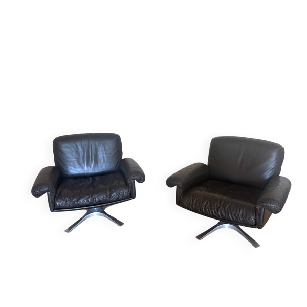 Ensemble de 2 fauteuils pivotants en cuir De Sede DS-31
