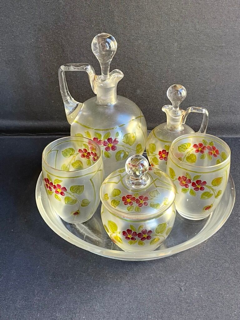 Non-selfish night service - art nouveau - hand-decorated satin blown crystal