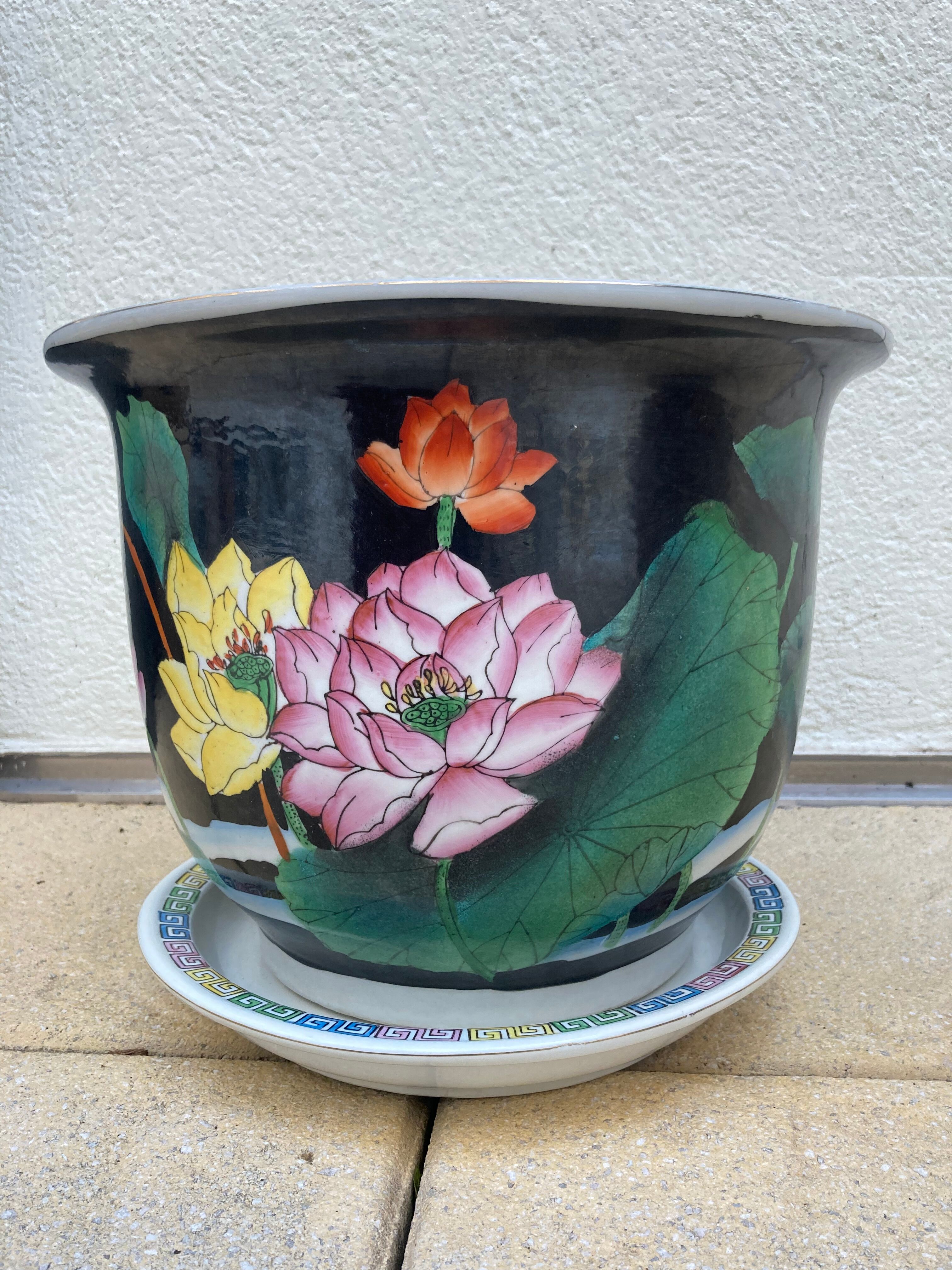 Cache pot and chinese saucer XXeme