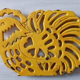 Metal trivet