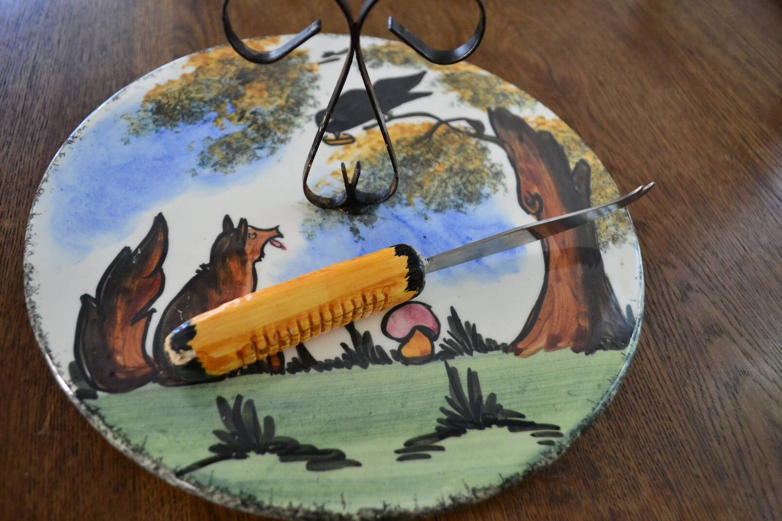 Vintage cheese board Fable de La Fontaine and his knife from the 60s
