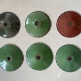Workshop suspension in old enamelled sheet metal