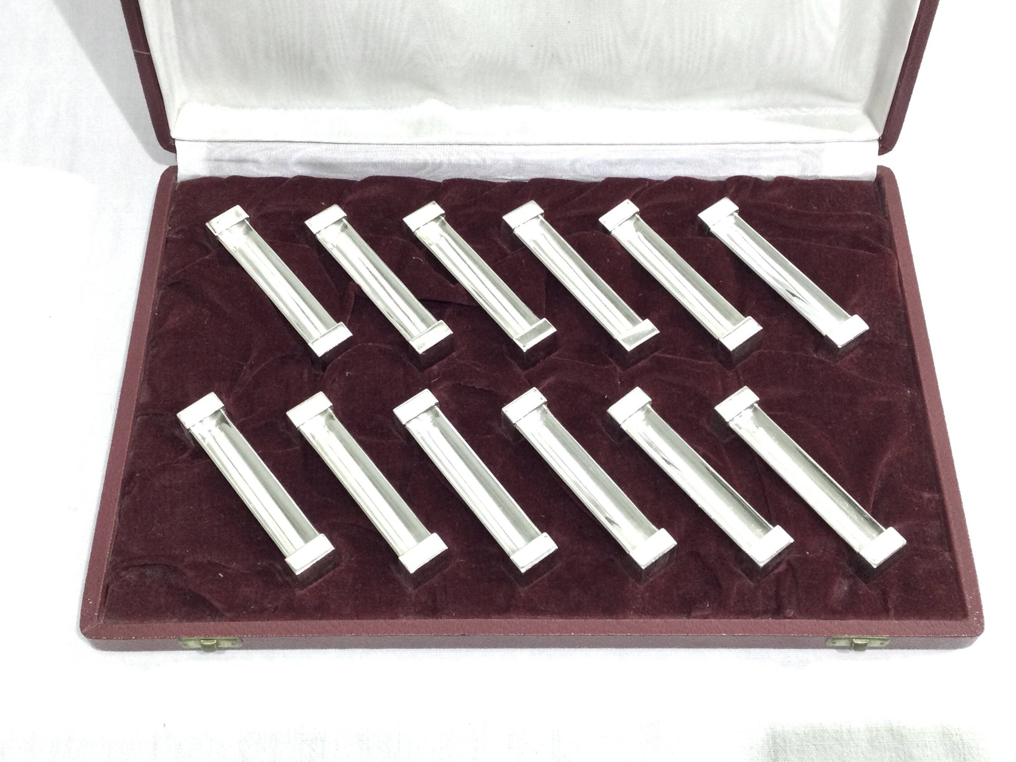 Saint Médard – 12 silver metal knife holders