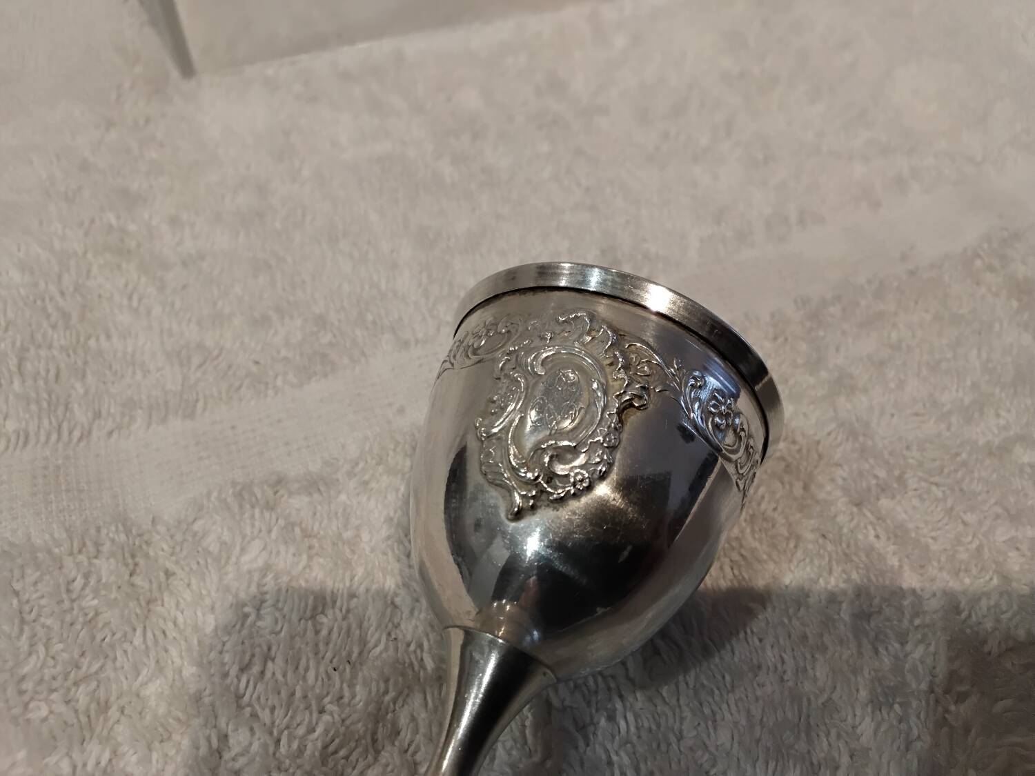Silver egg cup Minerva 950 rocaille style engraved TL? Silversmith Gruyer