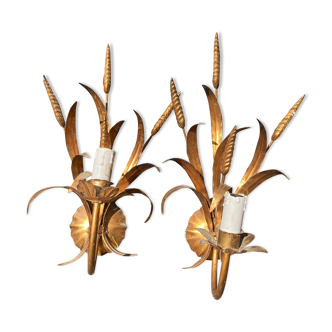 Pair of gold metal sconces decorated with wheat cob