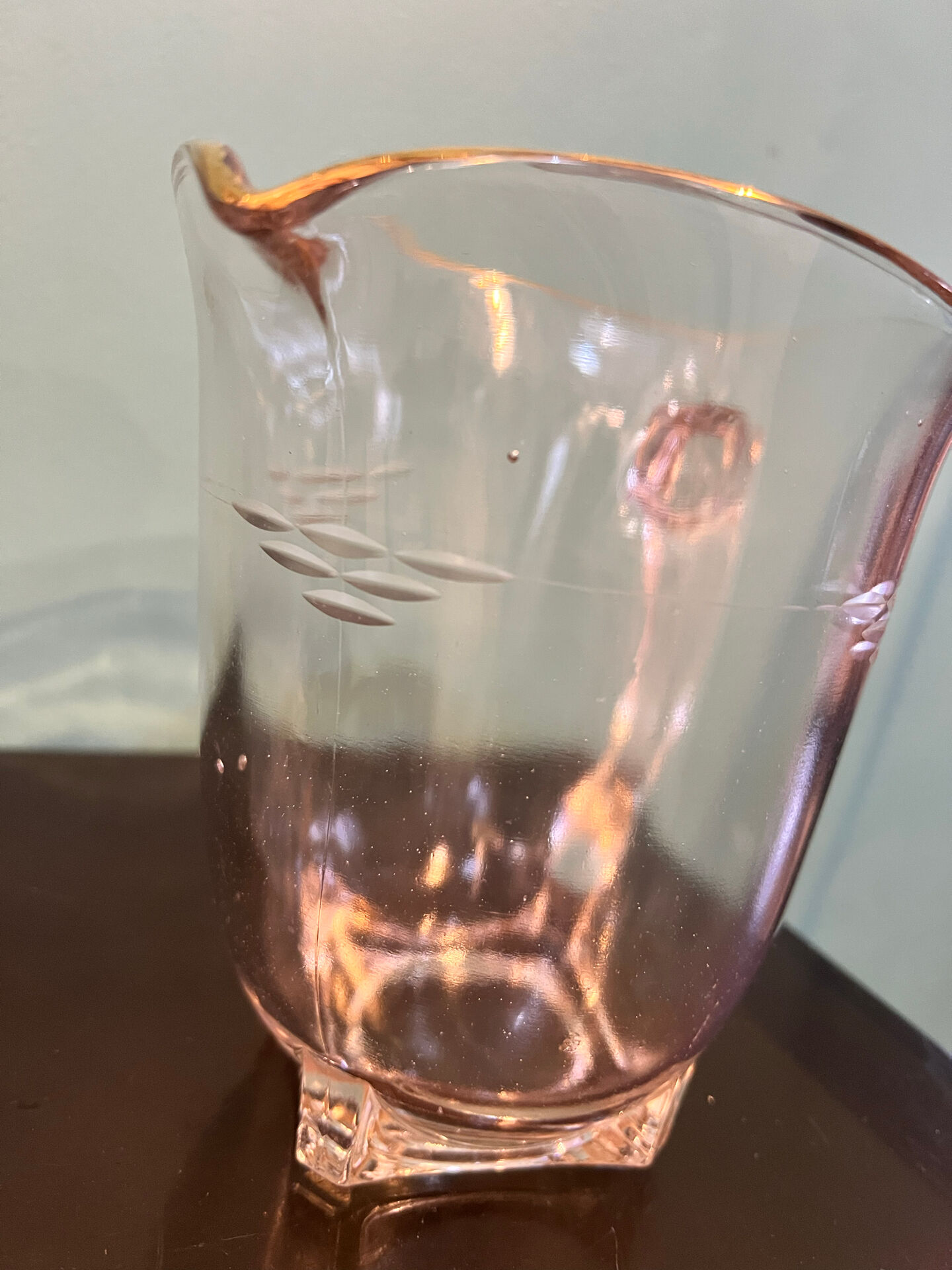 Vintage glass table service, square base and gold trim – Years