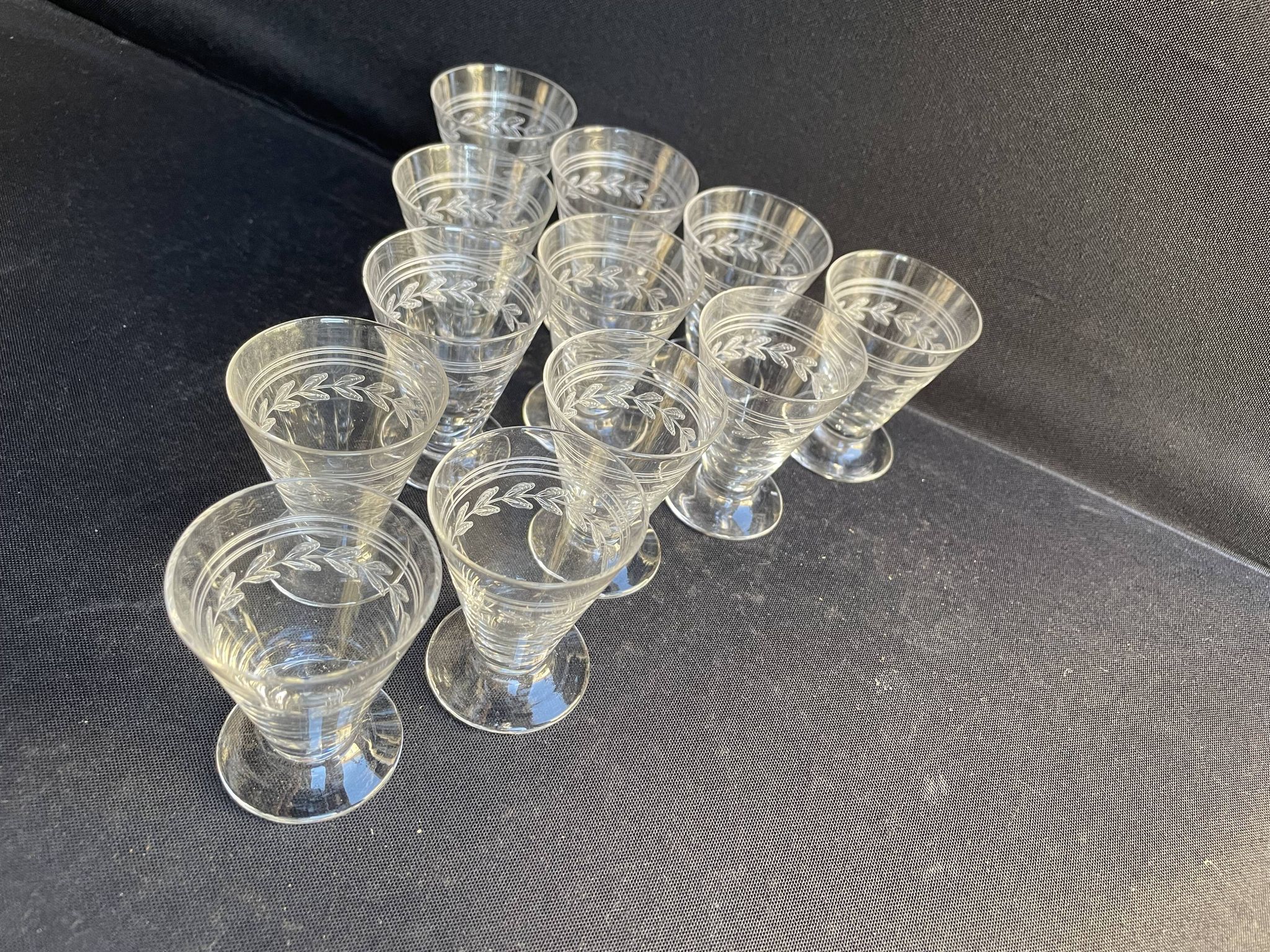 12 liqueur glasses – guilloché crystal – art deco