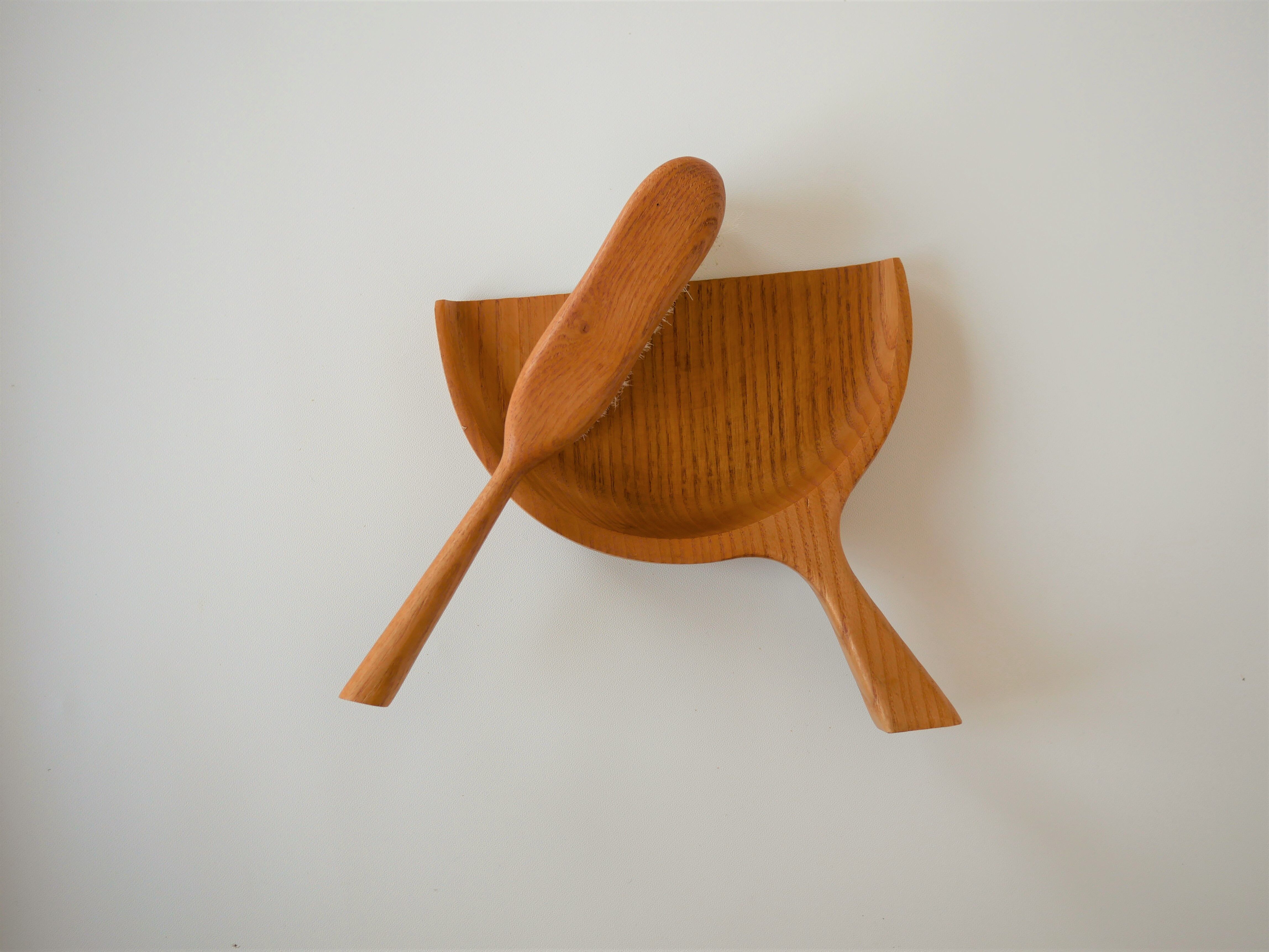 Wooden table shovel and sweeper