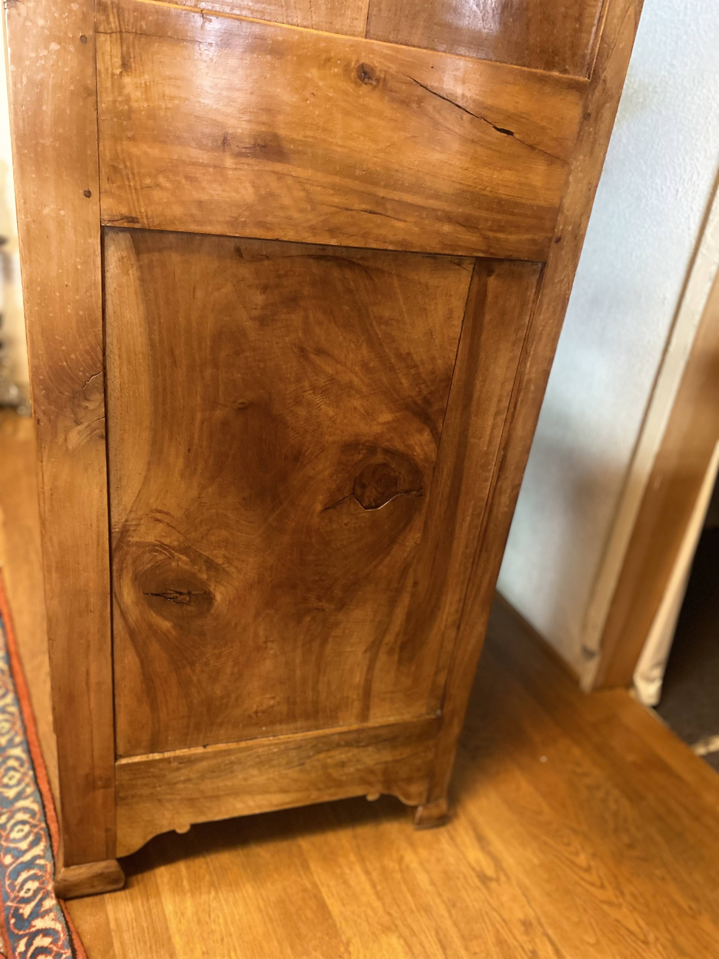 Bonnetière en noyer