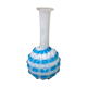 Vase en verre soufflé bleu et blanc