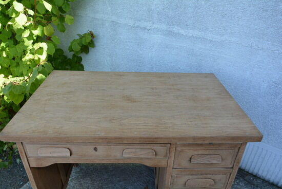 Adult administrative desk