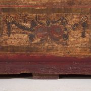 Coffre ancien en bois du pin – Europe centrale (vers 1900)