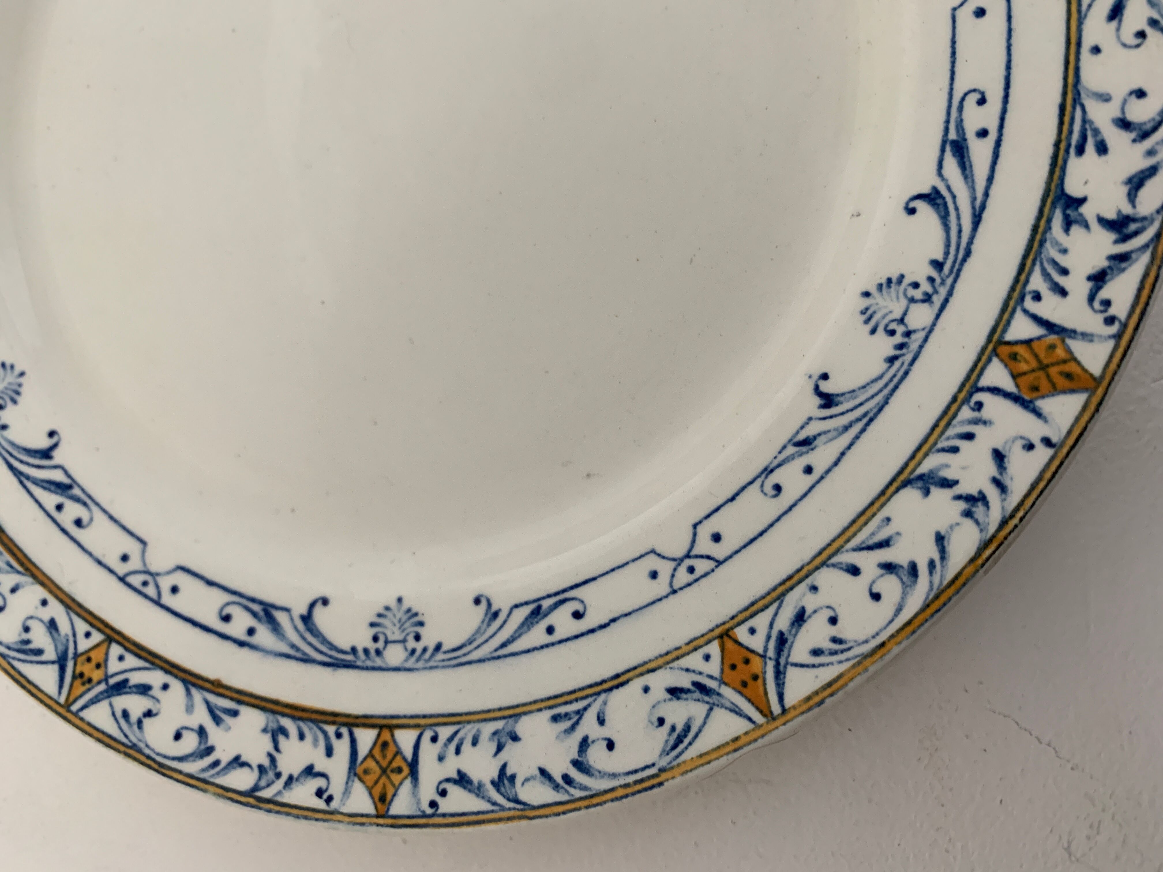 11 old Creil and Montereau dessert plates, Colbert service