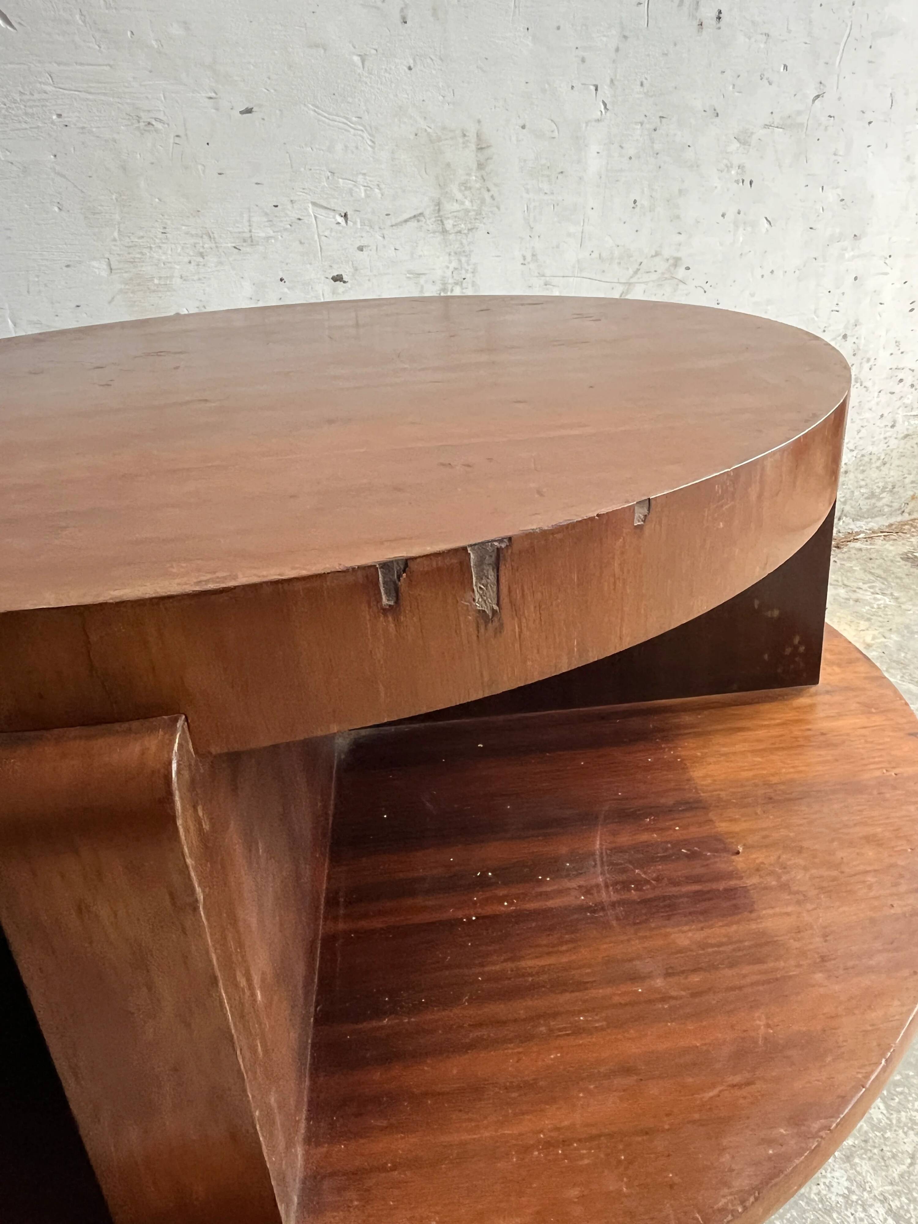 Vintage Art Deco round coffee table with double top