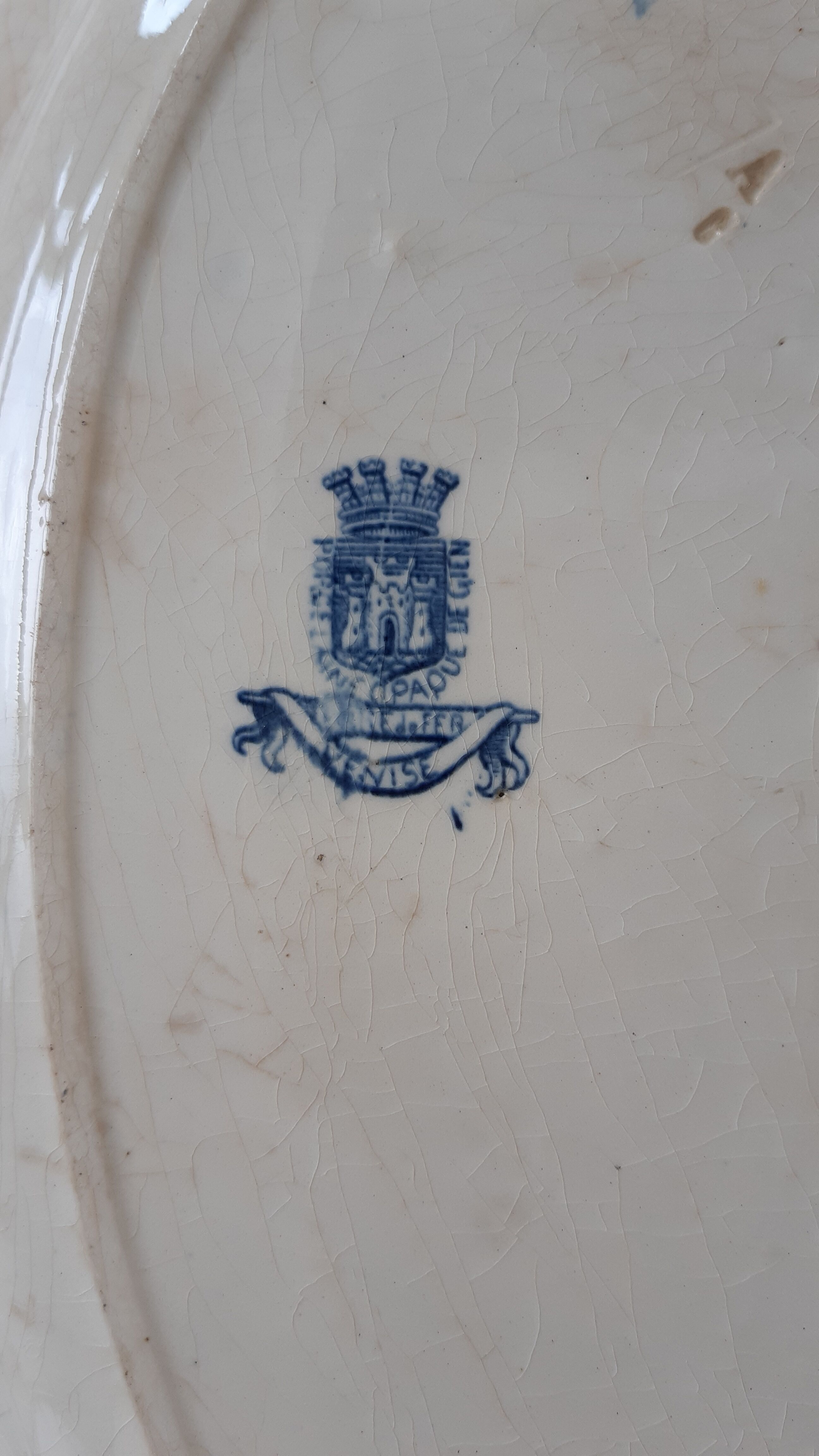 Plat ovale Terre de Fer Gien modèle "Venise" fin XIXème