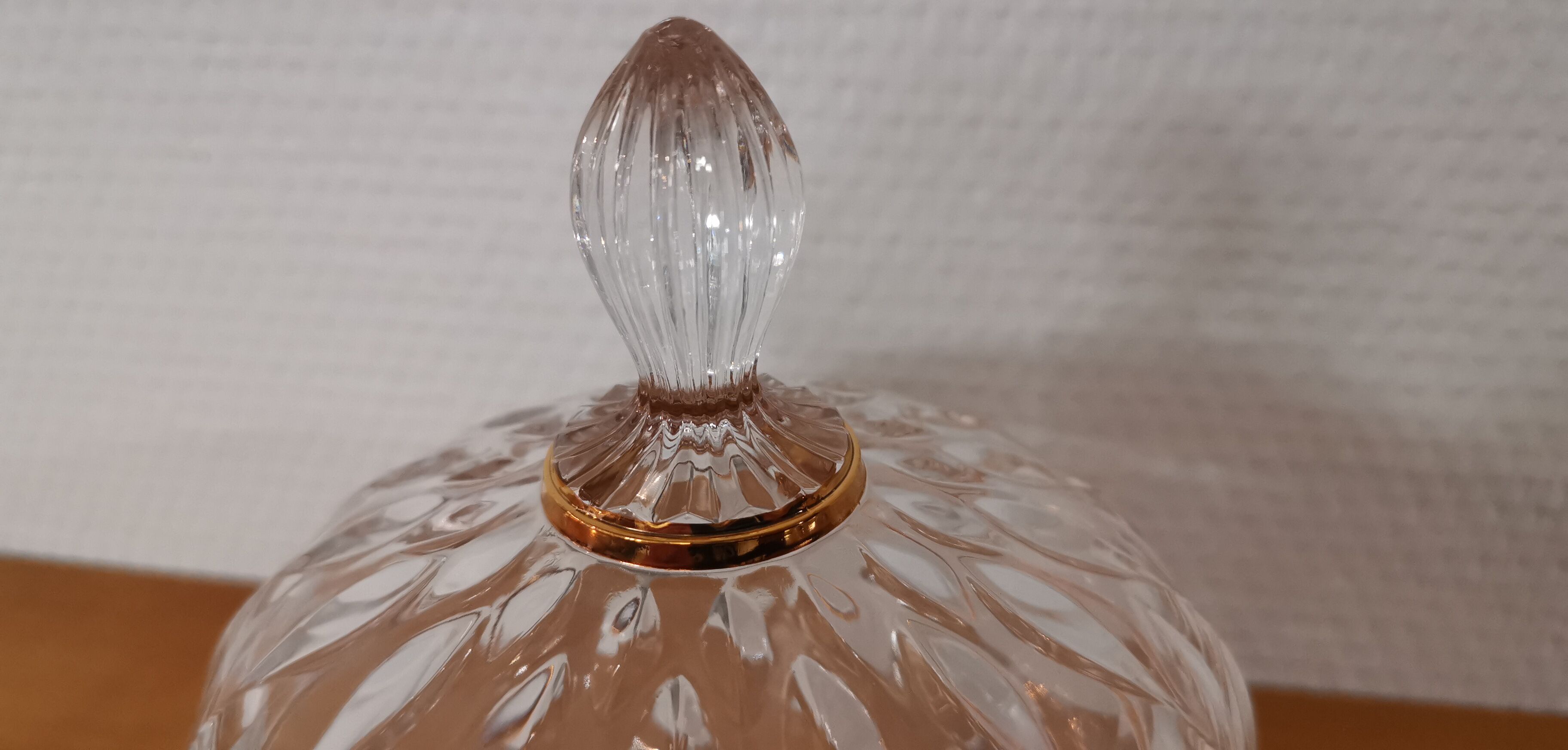 Sweetening or candy box crystal of Arques