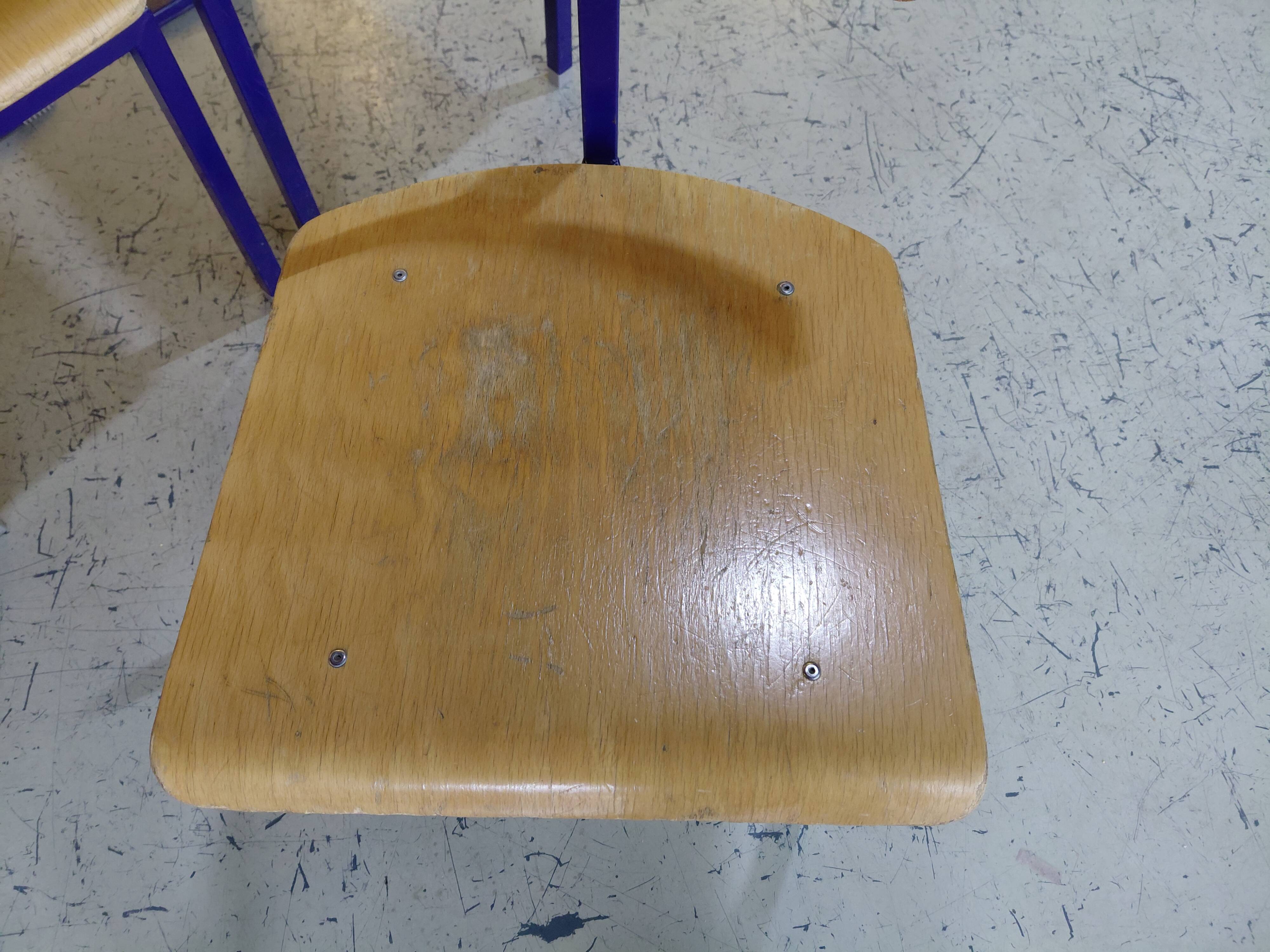 Lot 6 chaises vintage style Marko N1 – piètement trépied