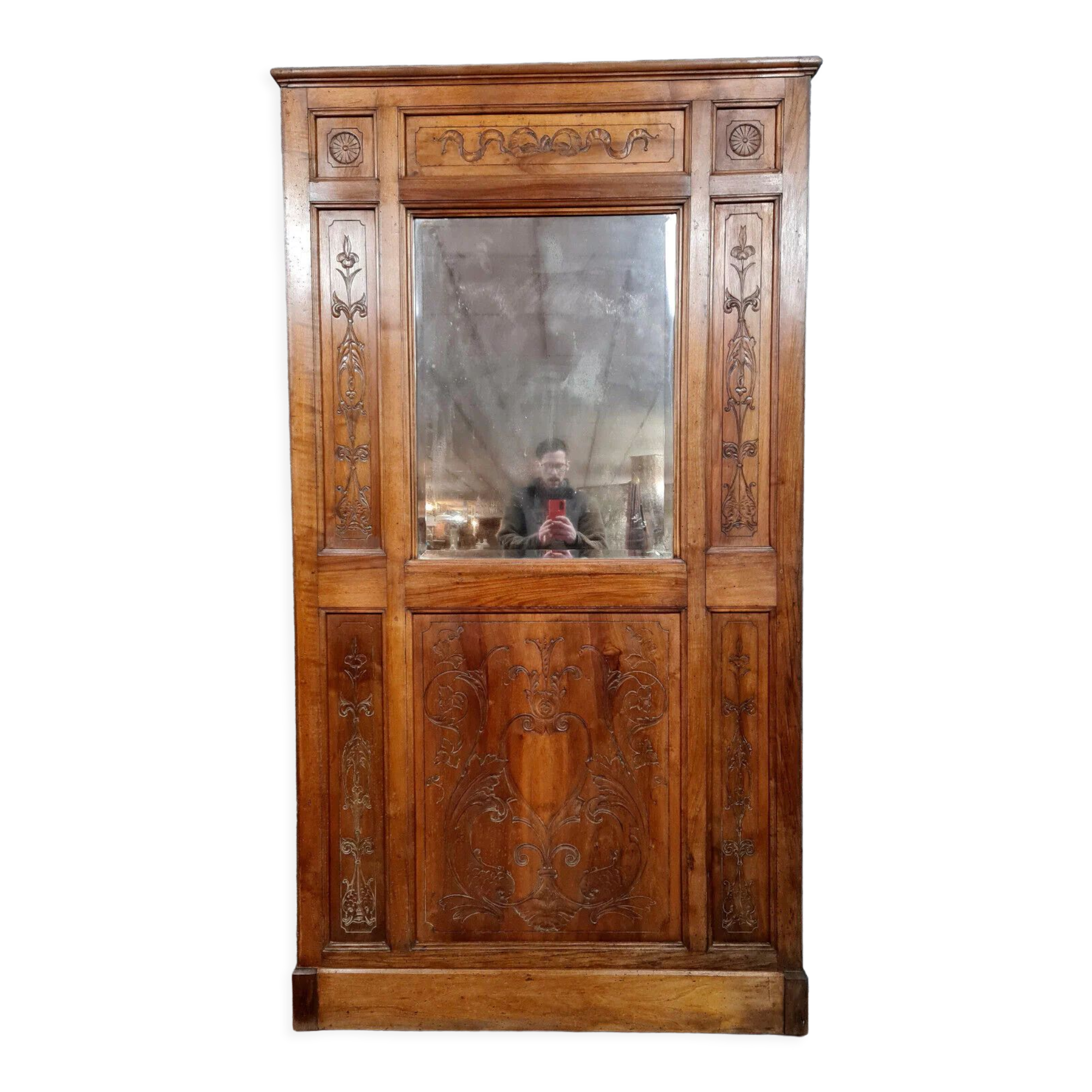 Renaissance style woodwork mirror in walnut circa 1850