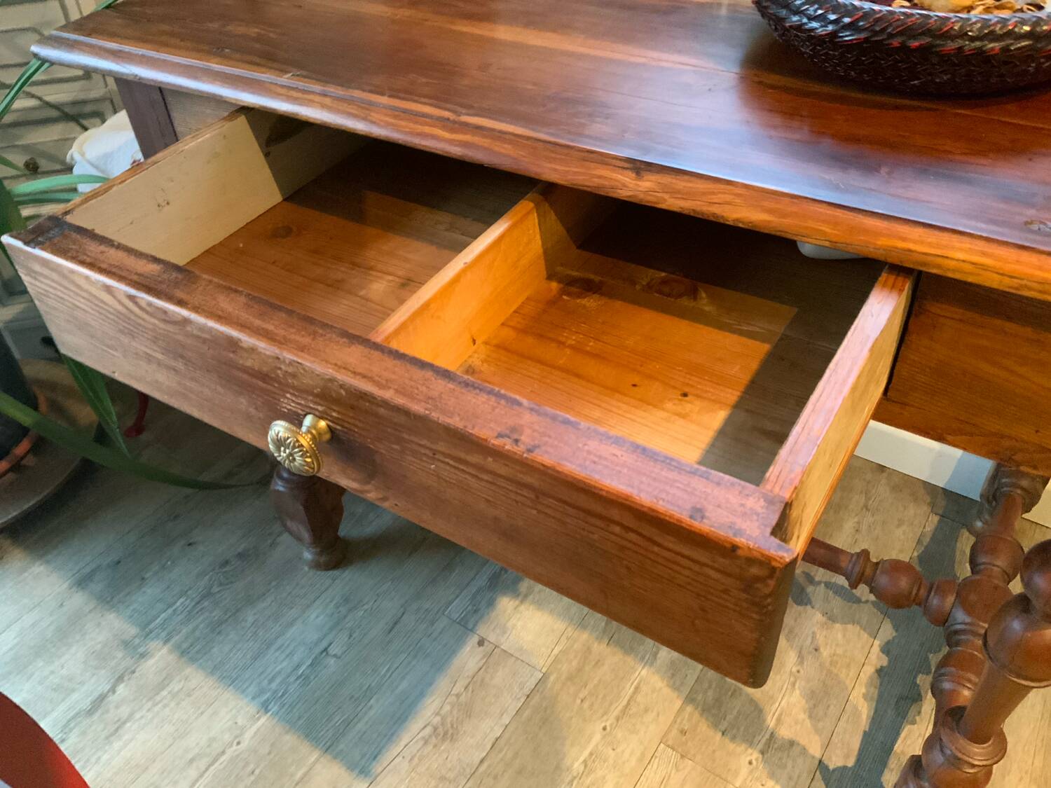 Table bureau noyer Louvic XIII