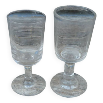 Ensemble de 2 petits verres à pieds anciens  pour digestif