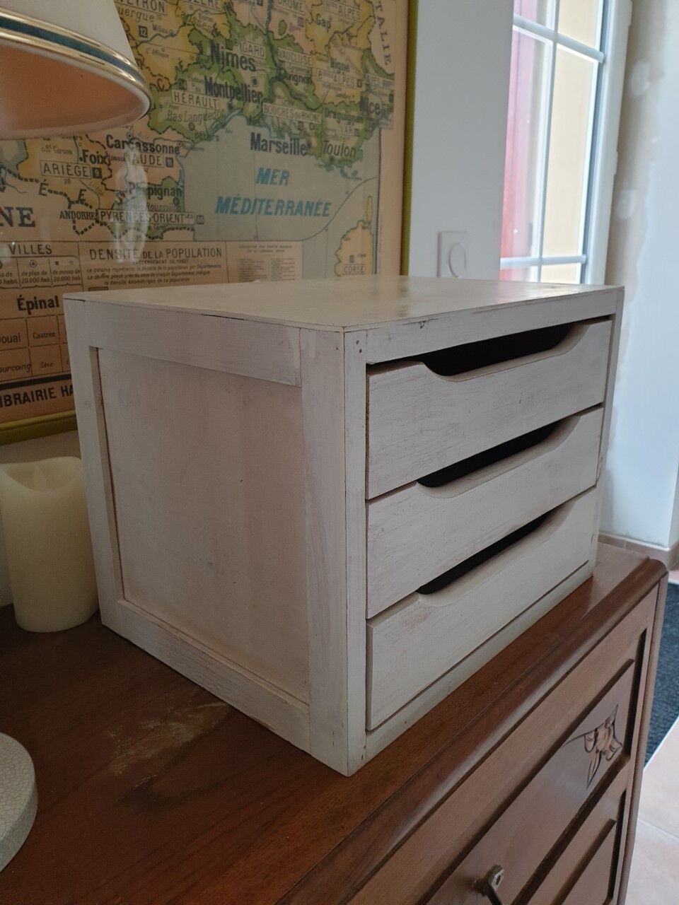 Binder with wooden backrest