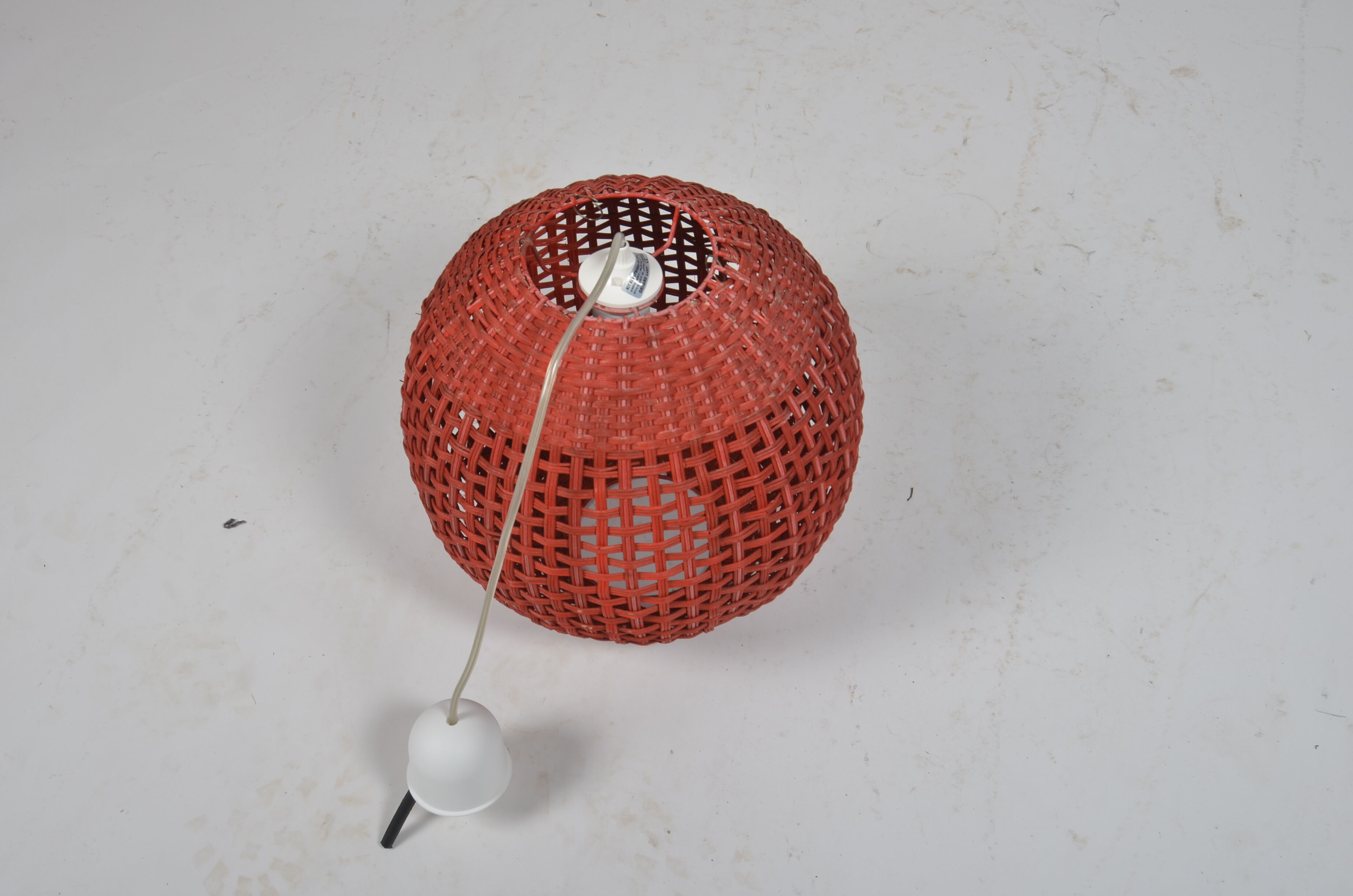 Rattan ball suspension