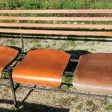 Rangée de sièges banc vintage réunion salle d'attente